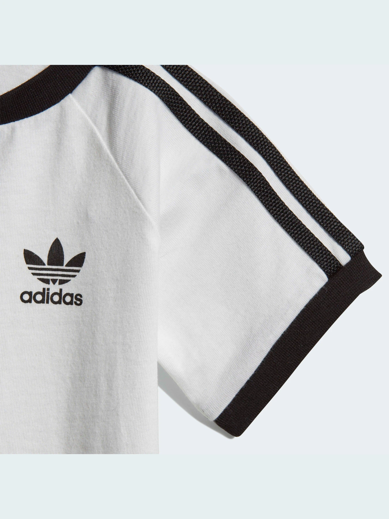 Футболки и поло Adidas Adicolor модель DV2824 Футболки и поло Adidas Adicolor модель DV2824 Фото