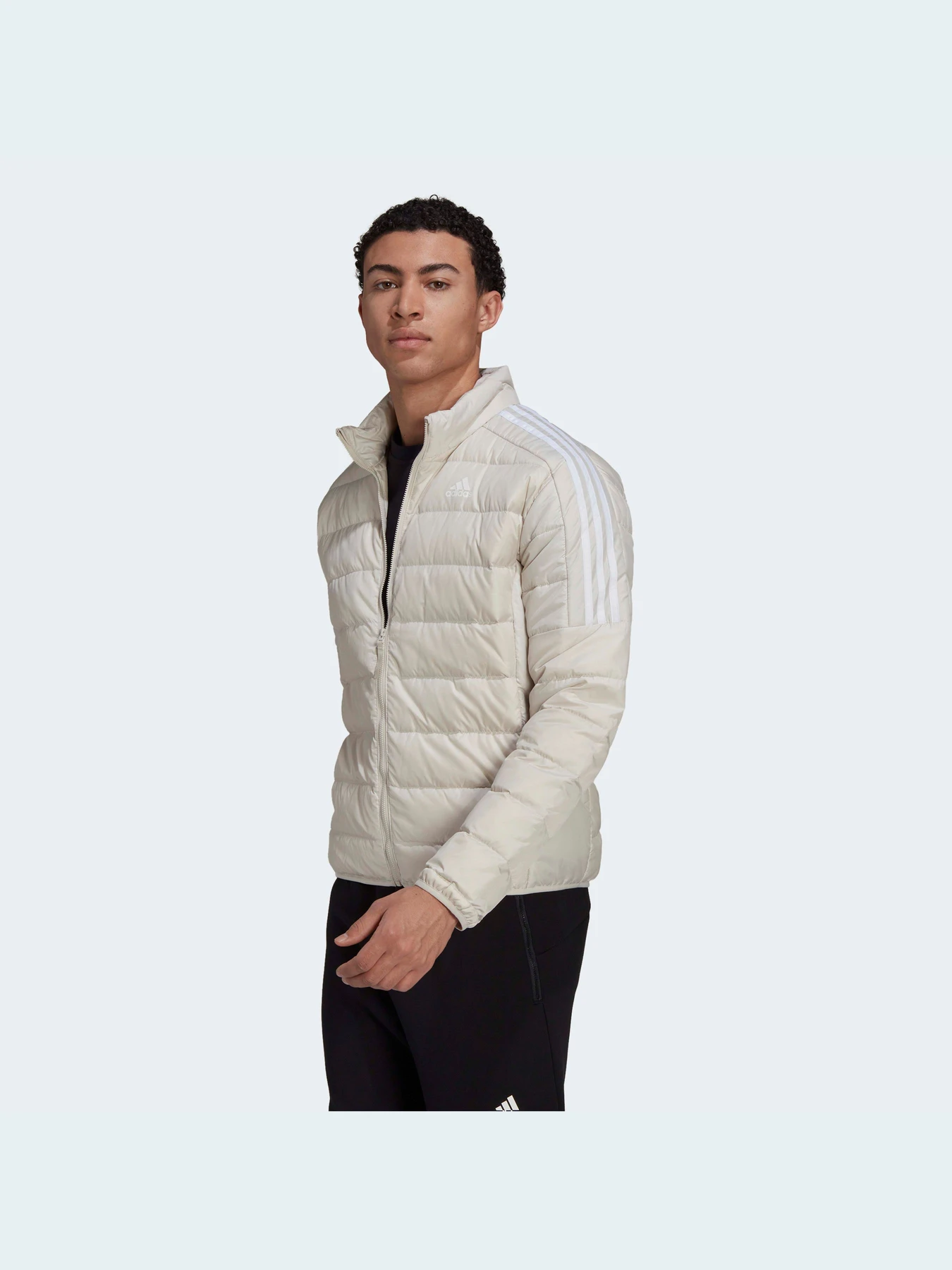 Куртки и дубленки Adidas модель HK4647 Куртки и дубленки Adidas модель HK4647 Фото