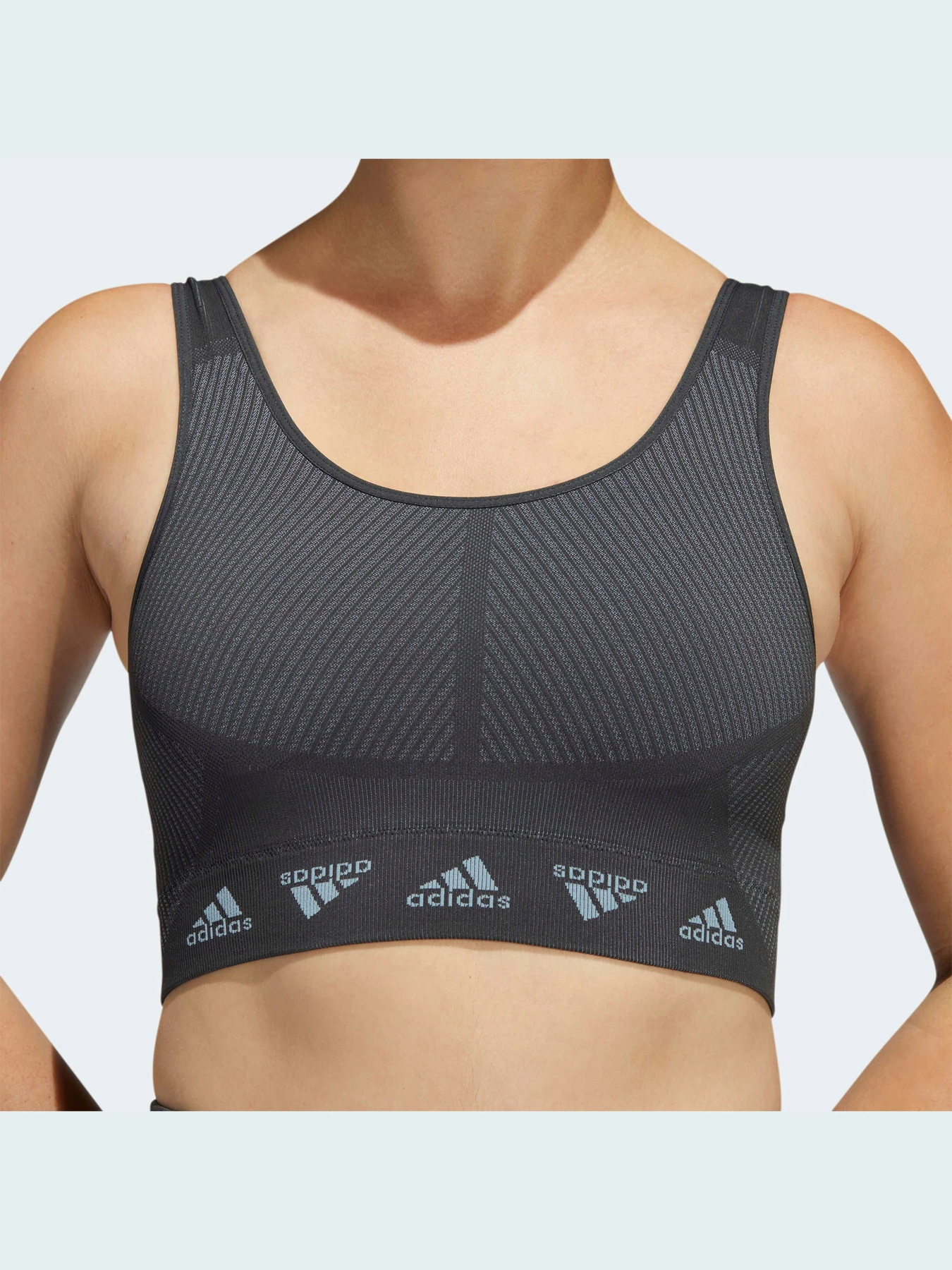 Футболки і поло Adidas модель HE2614 Футболки і поло Adidas модель HE2614 Фото