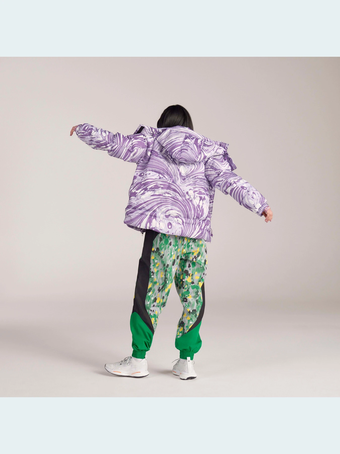 Куртки и дубленки Adidas модель HG6899 Куртки и дубленки Adidas модель HG6899 Фото