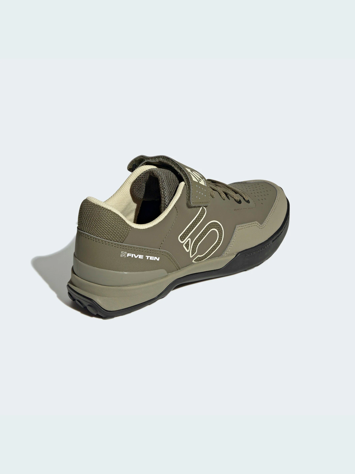 Кроссовки Adidas модель GZ9252 Кроссовки Adidas модель GZ9252 Фото