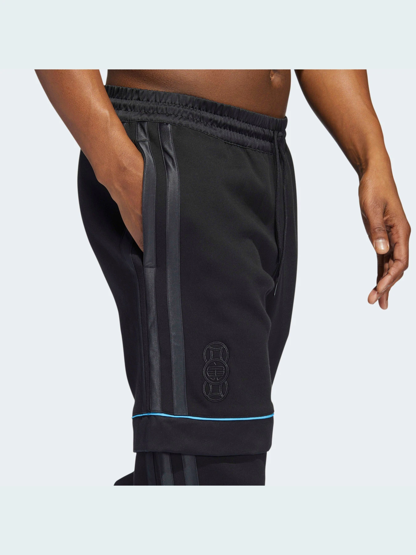 Брюки Adidas Graphics модель HB5475 Брюки Adidas Graphics модель HB5475 Фото