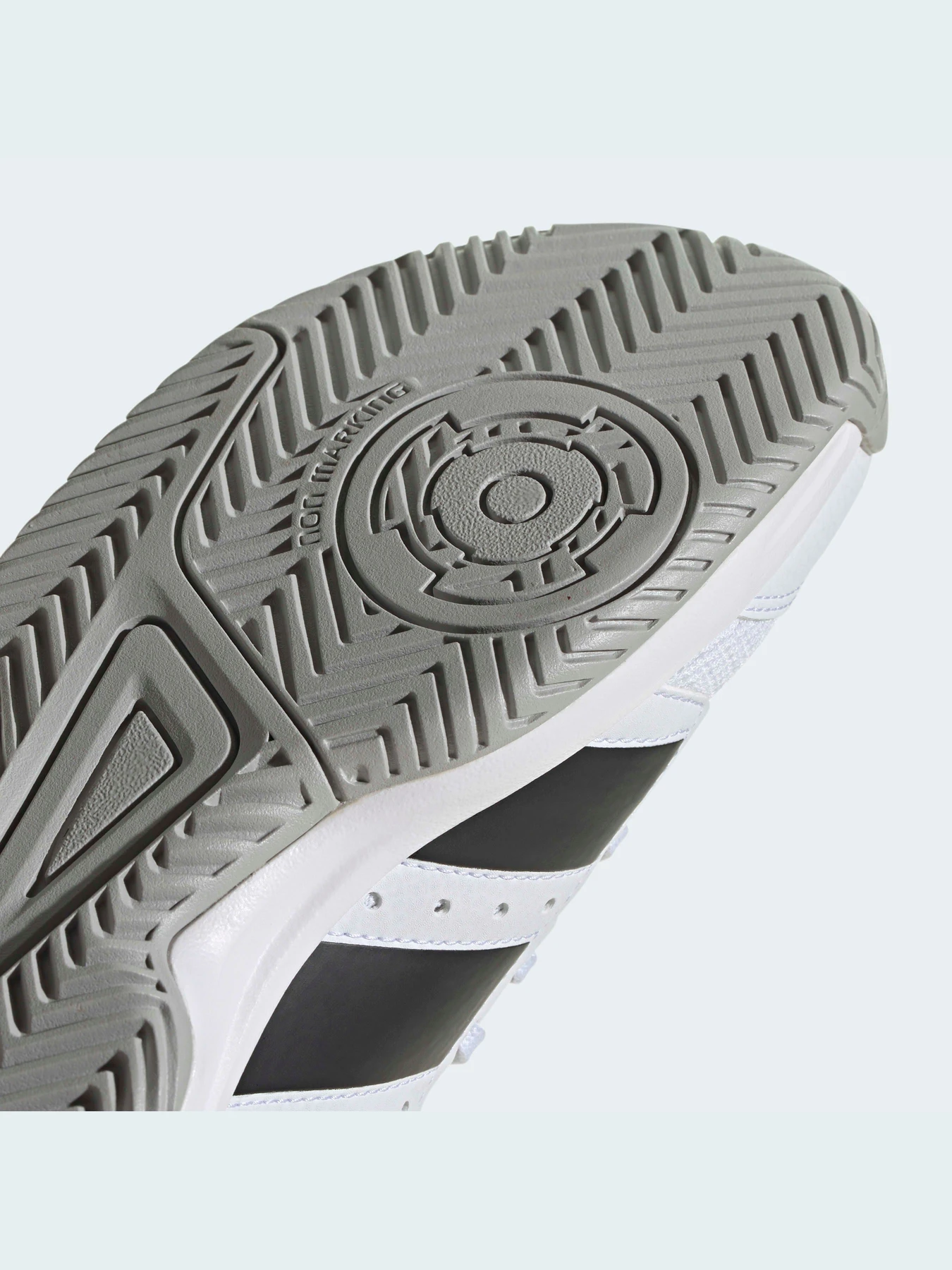 Кроссовки Adidas модель HR0247 Кроссовки Adidas модель HR0247 Фото