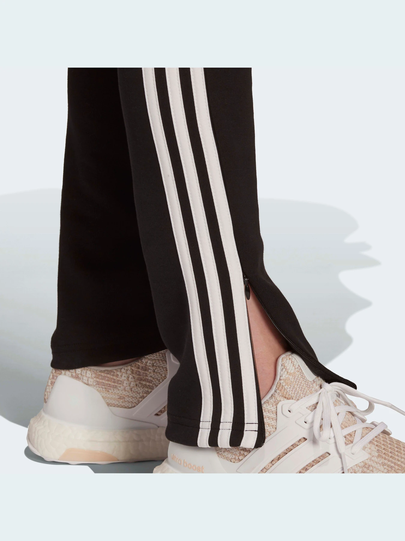 Брюки Adidas 3 Stripes модель GU9689 Брюки Adidas 3 Stripes модель GU9689 Фото
