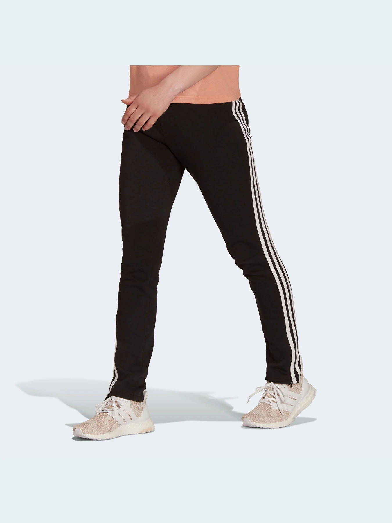 Брюки Adidas 3 Stripes модель GU9689 Брюки Adidas 3 Stripes модель GU9689 Фото