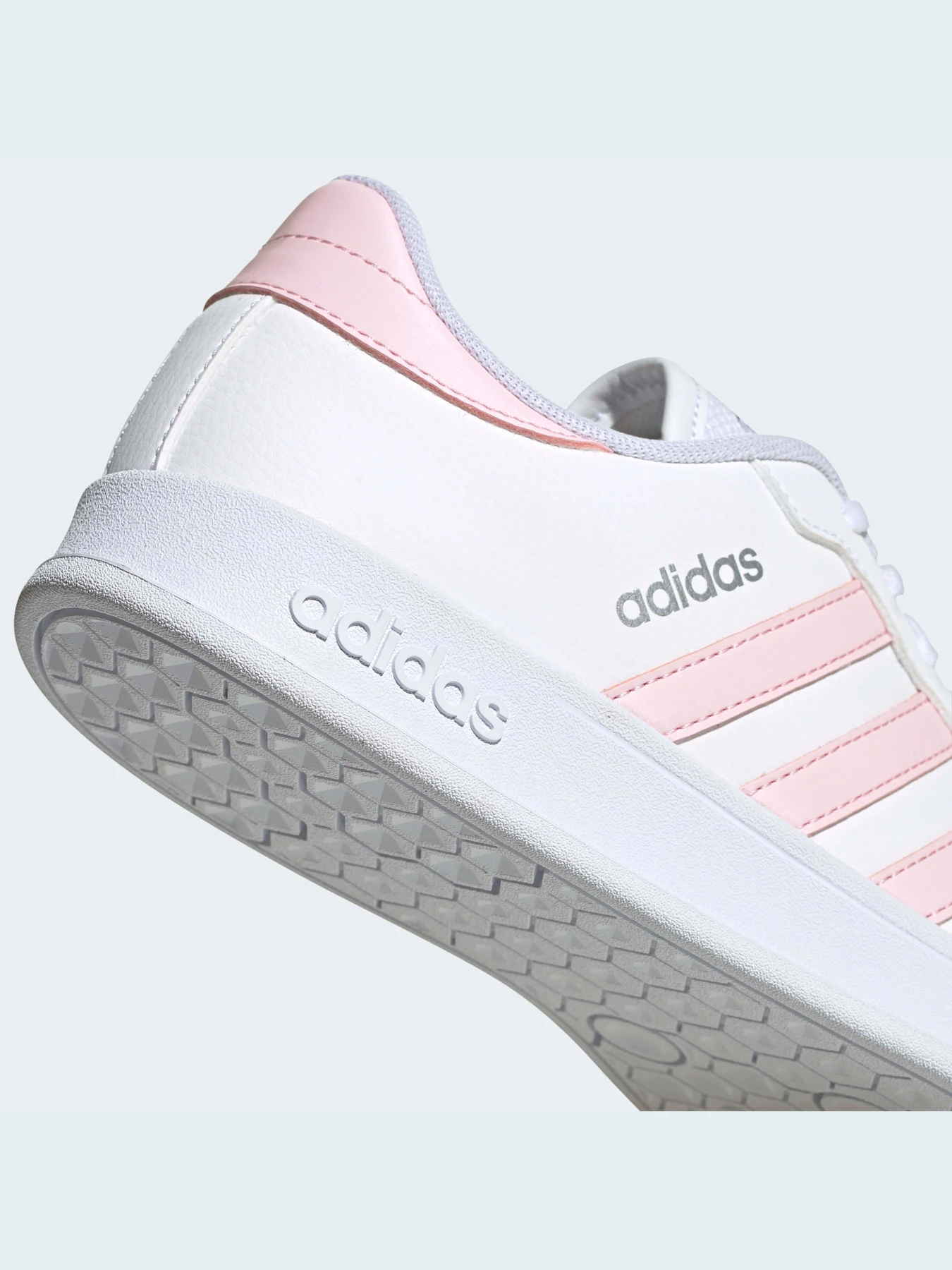 Кроссовки Adidas модель FZ2466 Фото