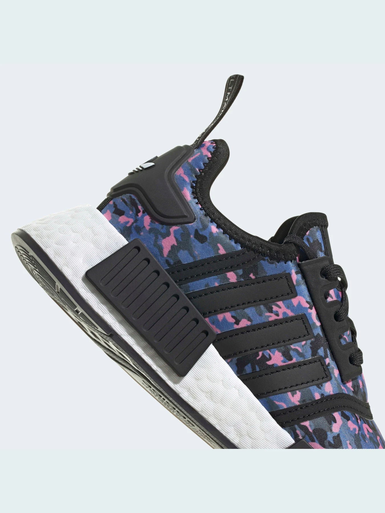 Кросівки Adidas NMD модель HQ6183 Кросівки Adidas NMD модель HQ6183 Фото