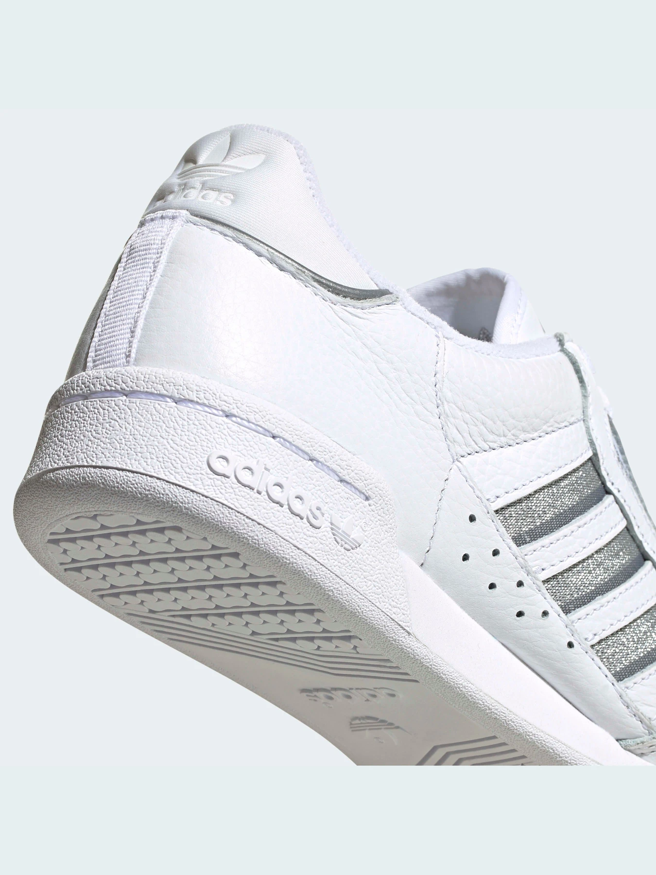 Кроссовки Adidas модель S42626 Кроссовки Adidas модель S42626 Фото