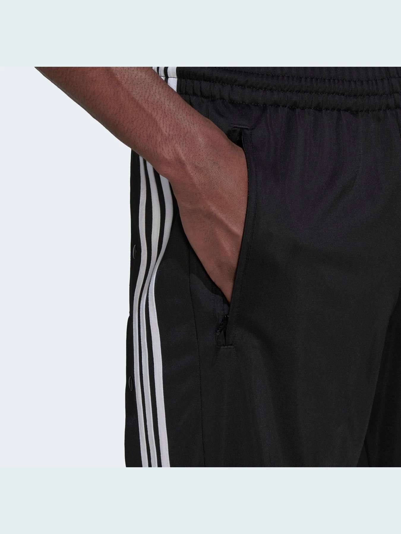 Брюки Adidas Adicolor модель HN6098 Брюки Adidas Adicolor модель HN6098 Фото