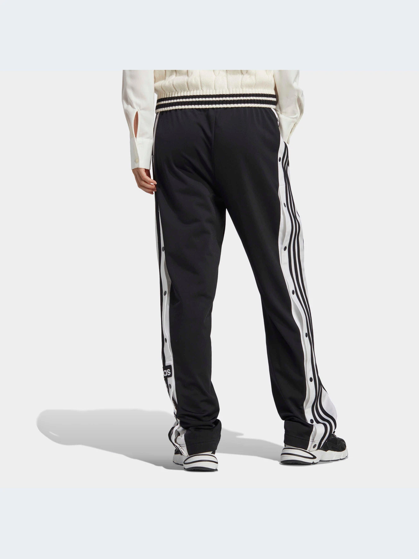 Брюки Adidas Adicolor модель GN2807 Брюки Adidas Adicolor модель GN2807 Фото