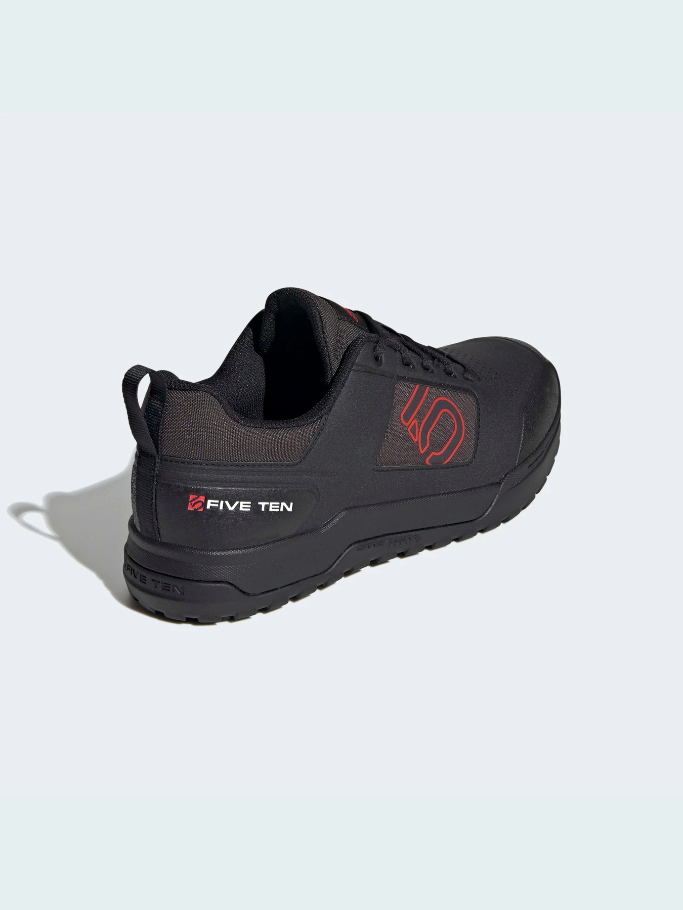 Кроссовки Adidas модель FU7524 Кроссовки Adidas модель FU7524 Фото