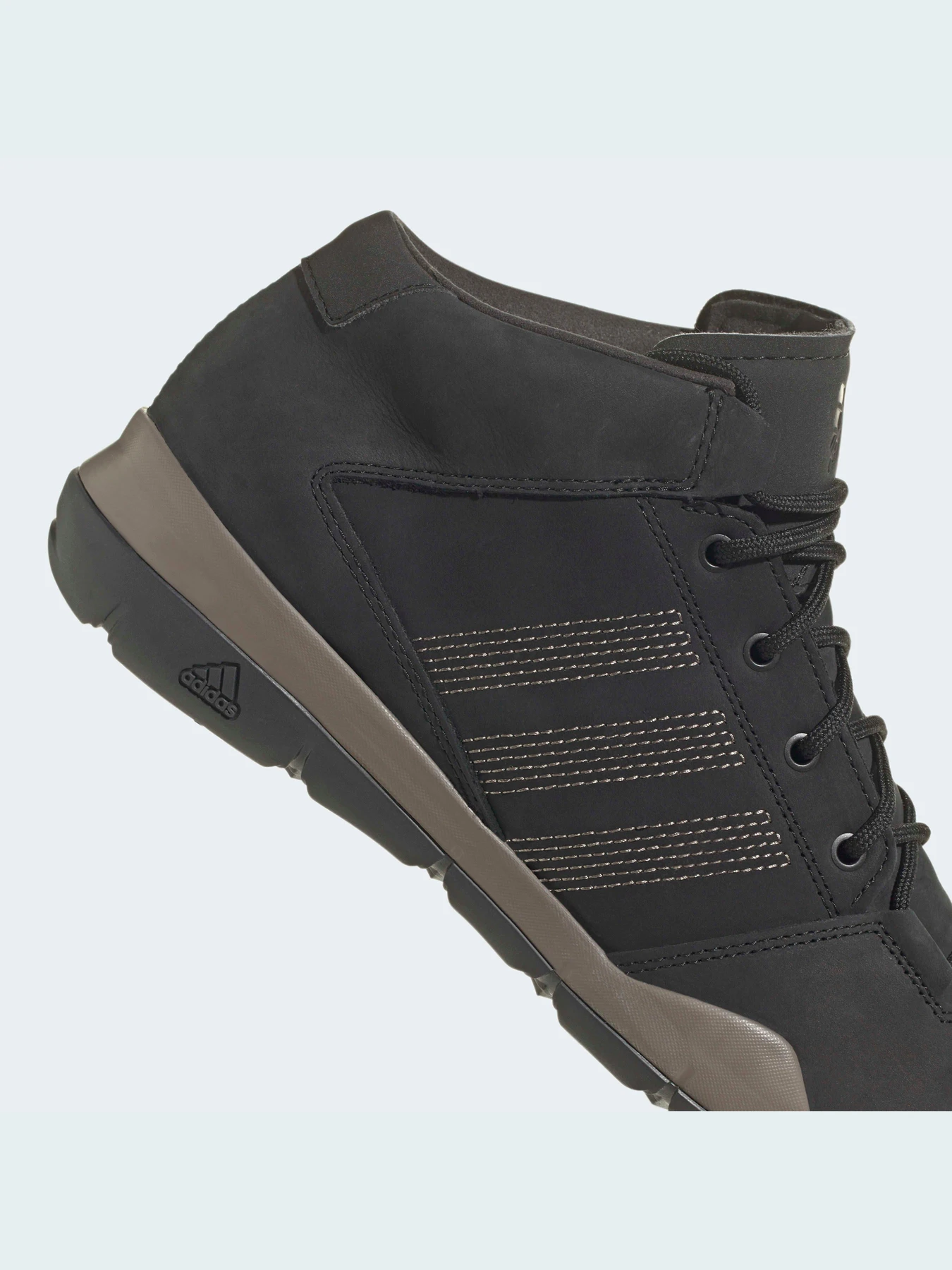 Кроссовки Adidas модель M18558 Фото