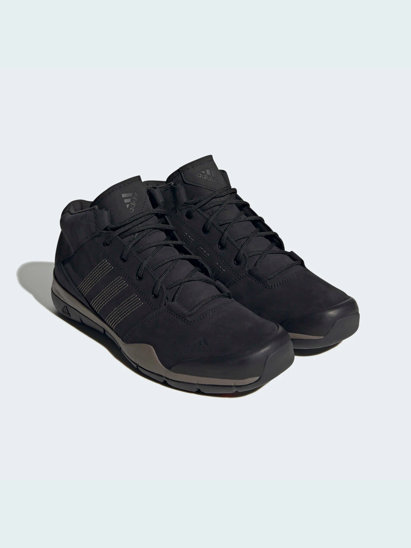 Кроссовки Adidas модель M18558 Фото