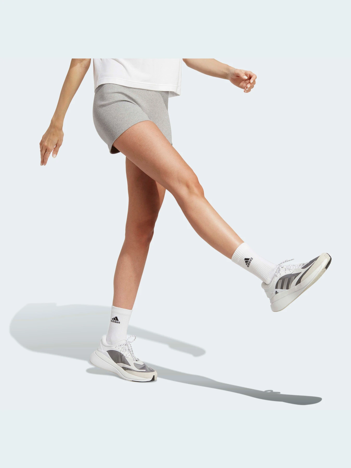 Шорти Adidas модель IC9457 Шорти Adidas модель IC9457 Фото