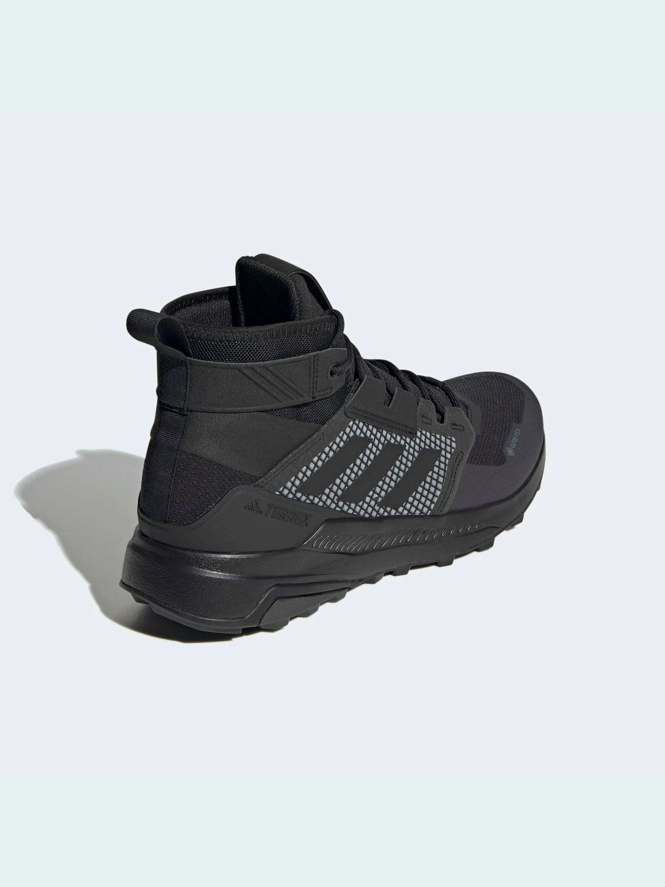 Кроссовки Adidas модель FY2229 Кроссовки Adidas модель FY2229 Фото