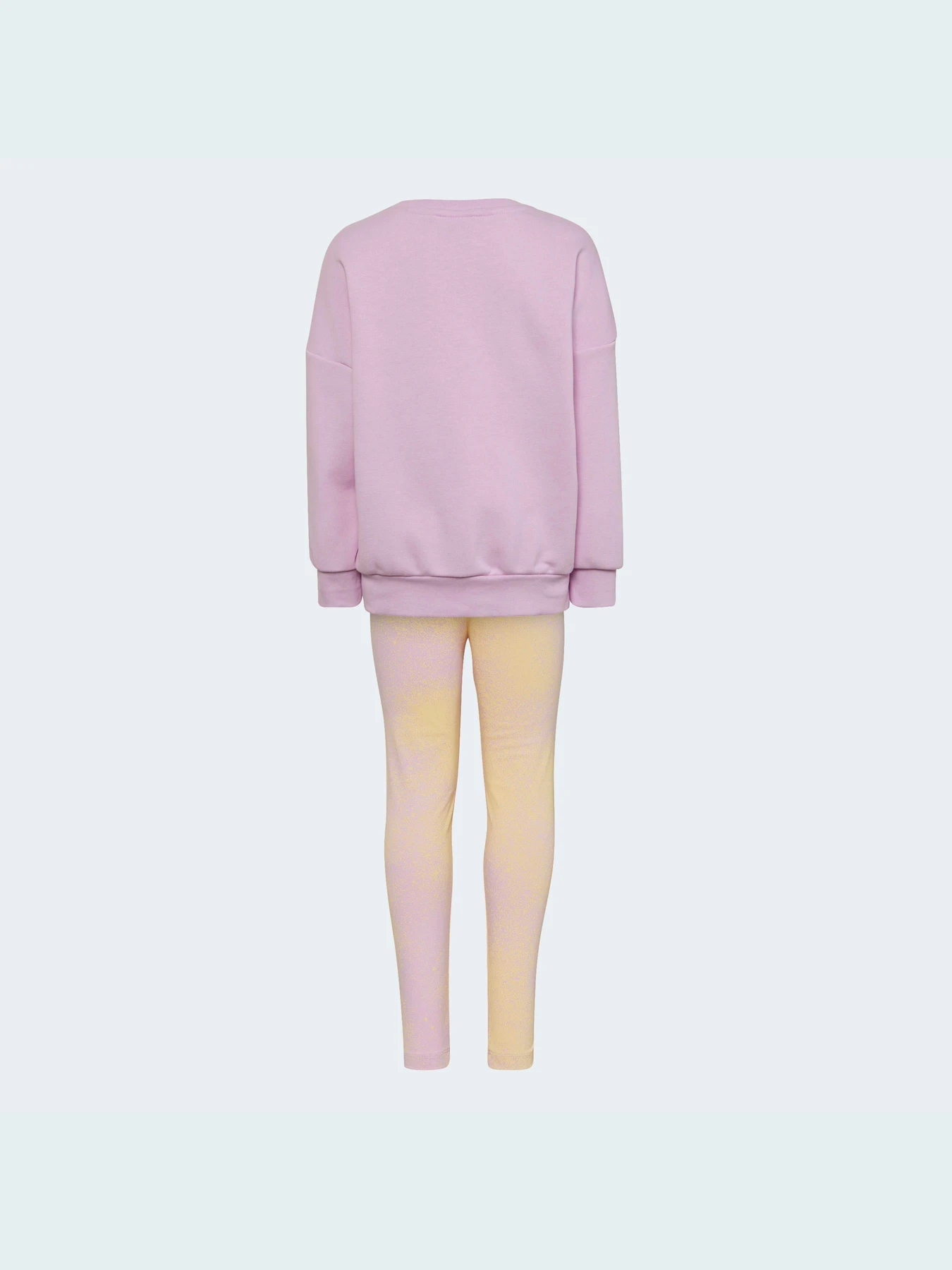 Костюмы Adidas модель HK2945 Костюмы Adidas модель HK2945 Фото