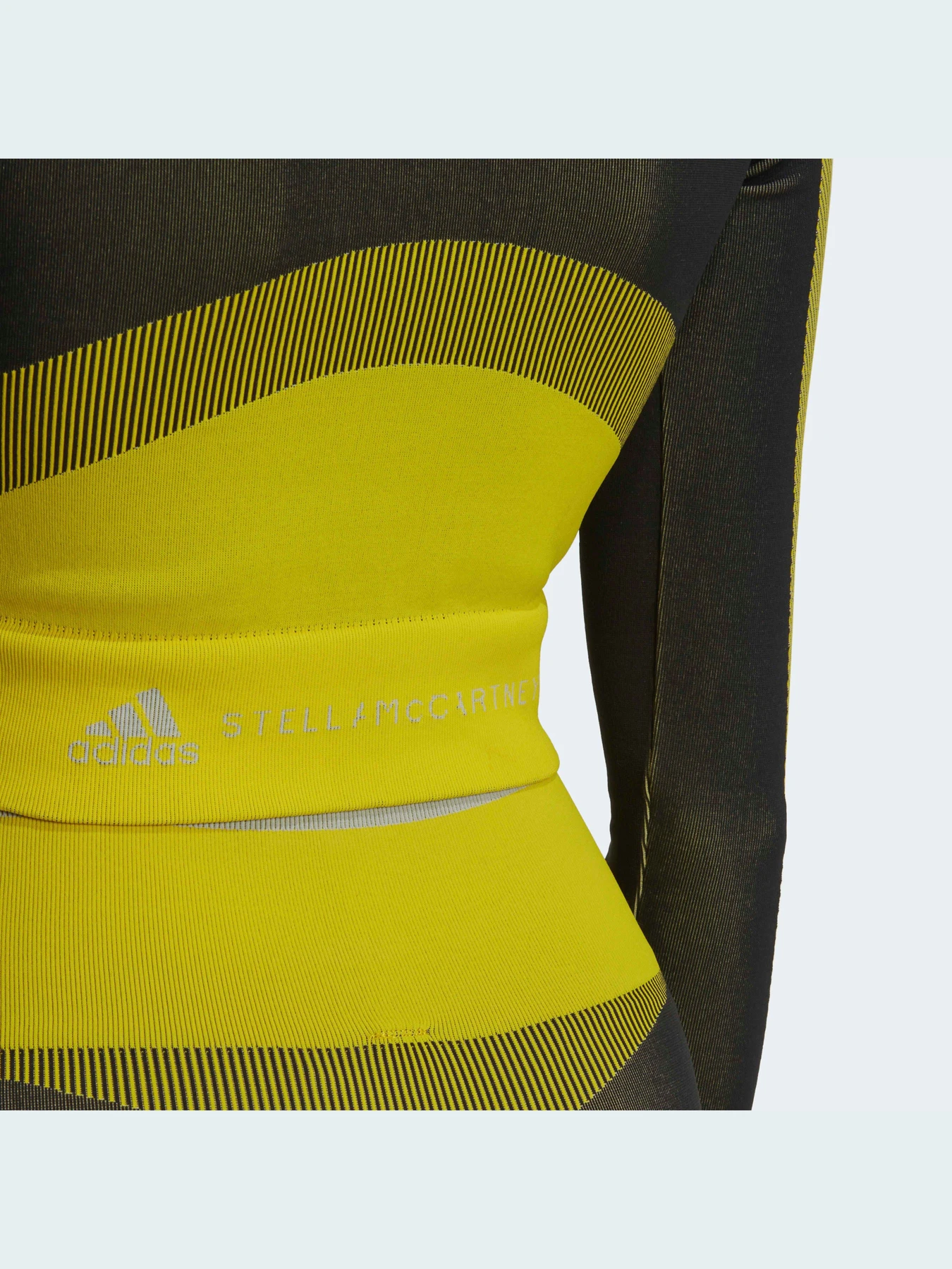 Худи и свитшоты Adidas модель HN2882 Худи и свитшоты Adidas модель HN2882 Фото