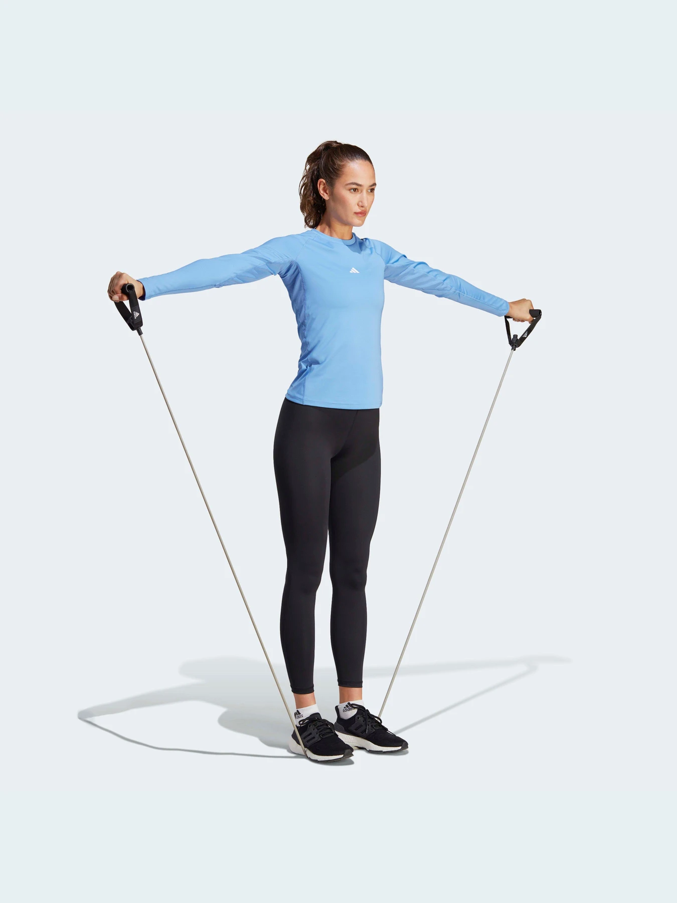 Худі та світшоти Adidas модель IB8854 Худі та світшоти Adidas модель IB8854 Фото