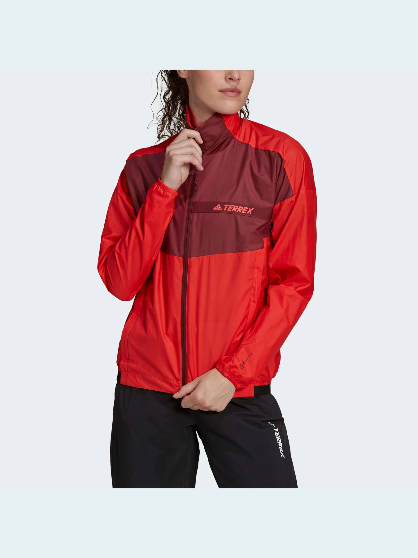 Куртки та дублянки Adidas модель H53408 Фото