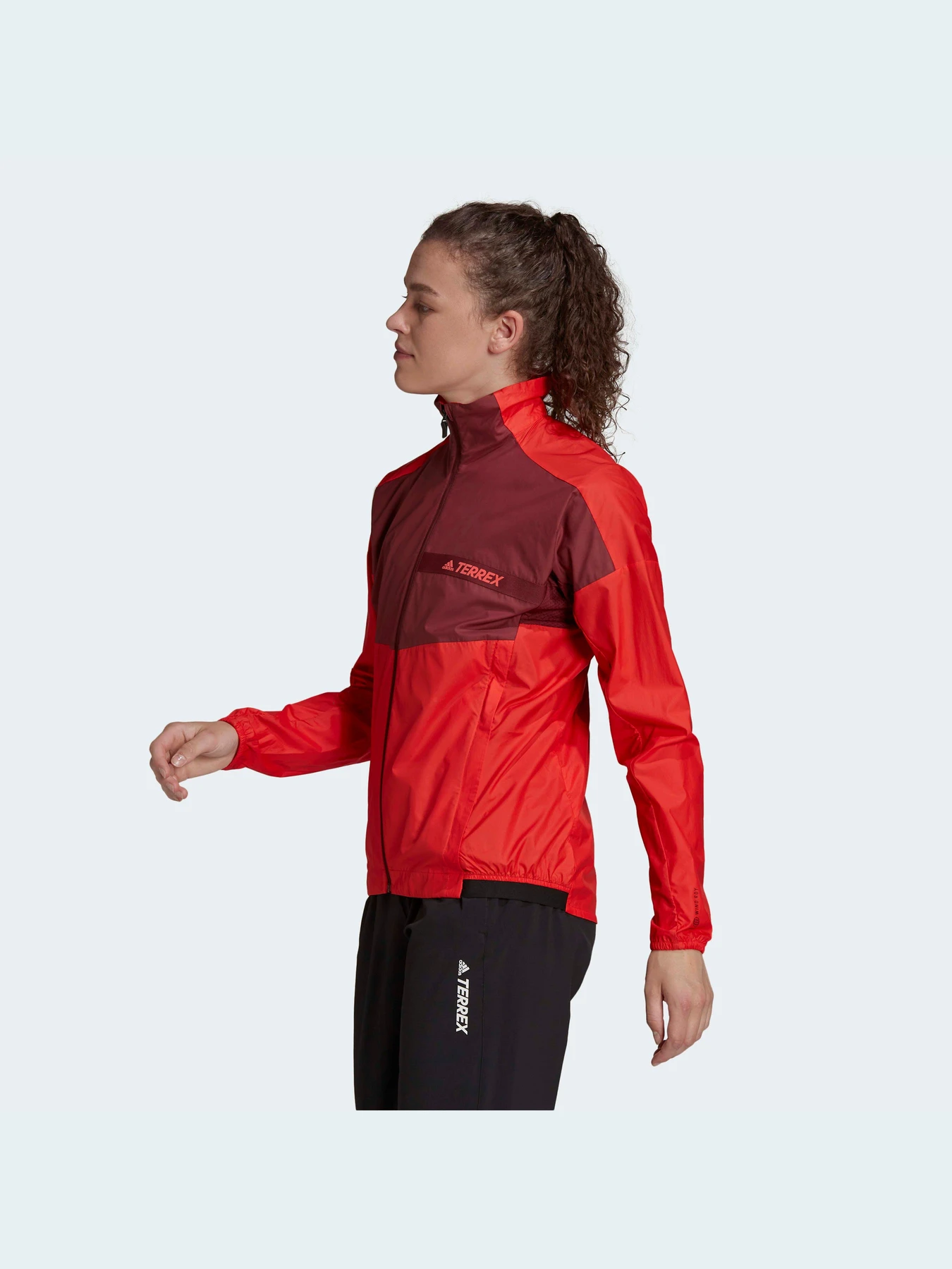 Куртки та дублянки Adidas модель H53408 Фото