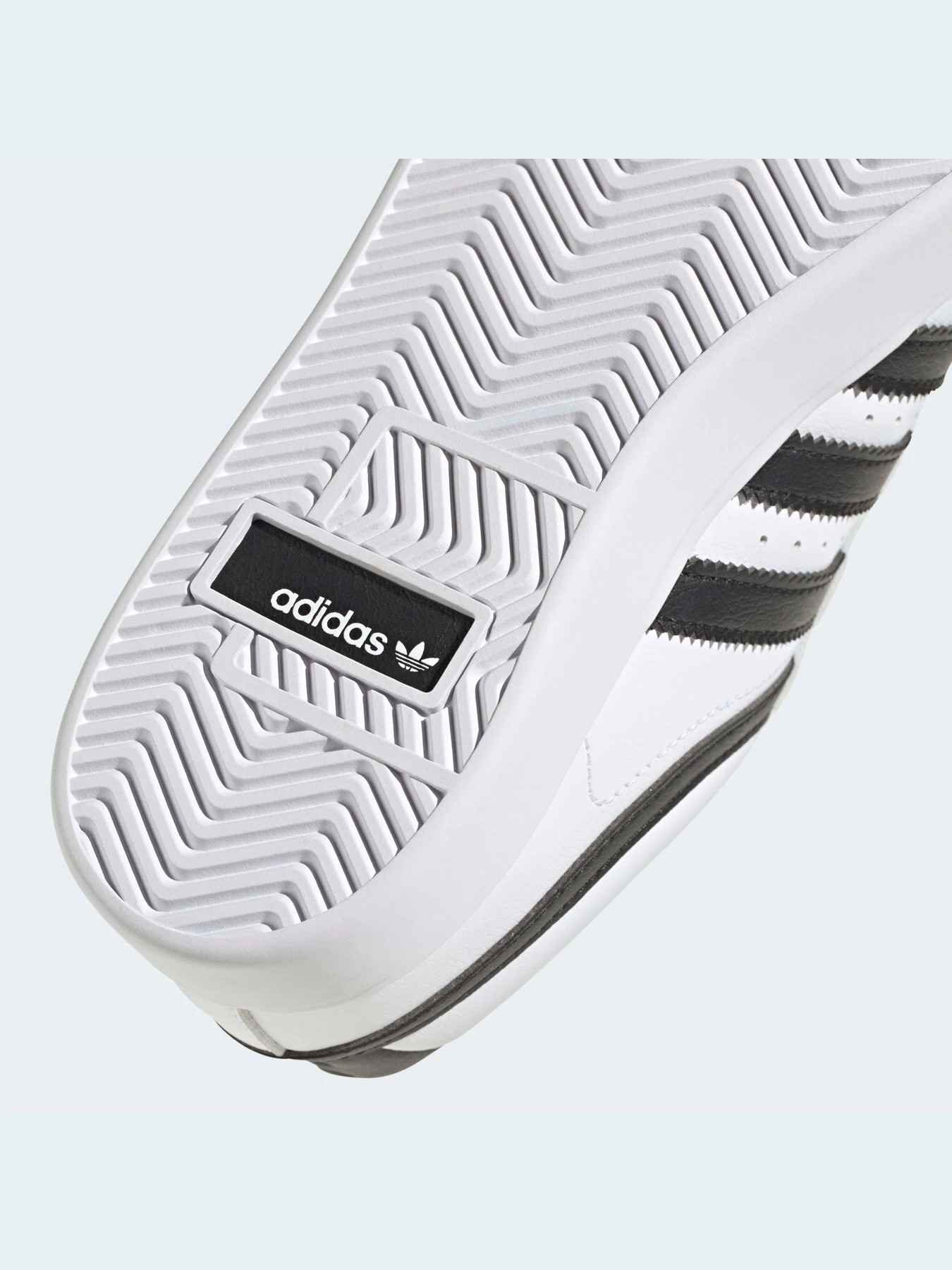 Кроссовки Adidas модель H04641 Кроссовки Adidas модель H04641 Фото