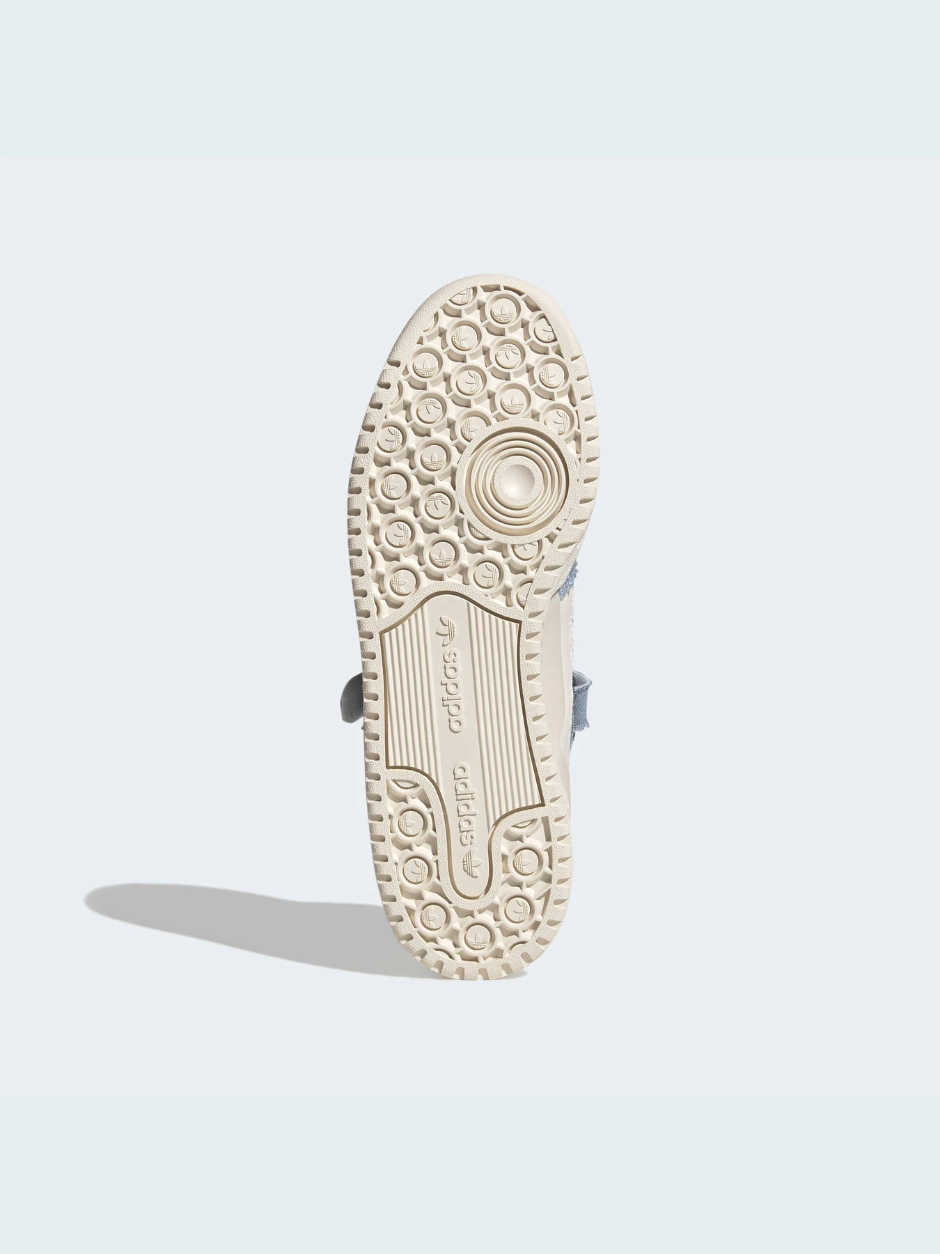 Кроссовки Adidas Forum модель HQ6334 Кроссовки Adidas Forum модель HQ6334 Фото