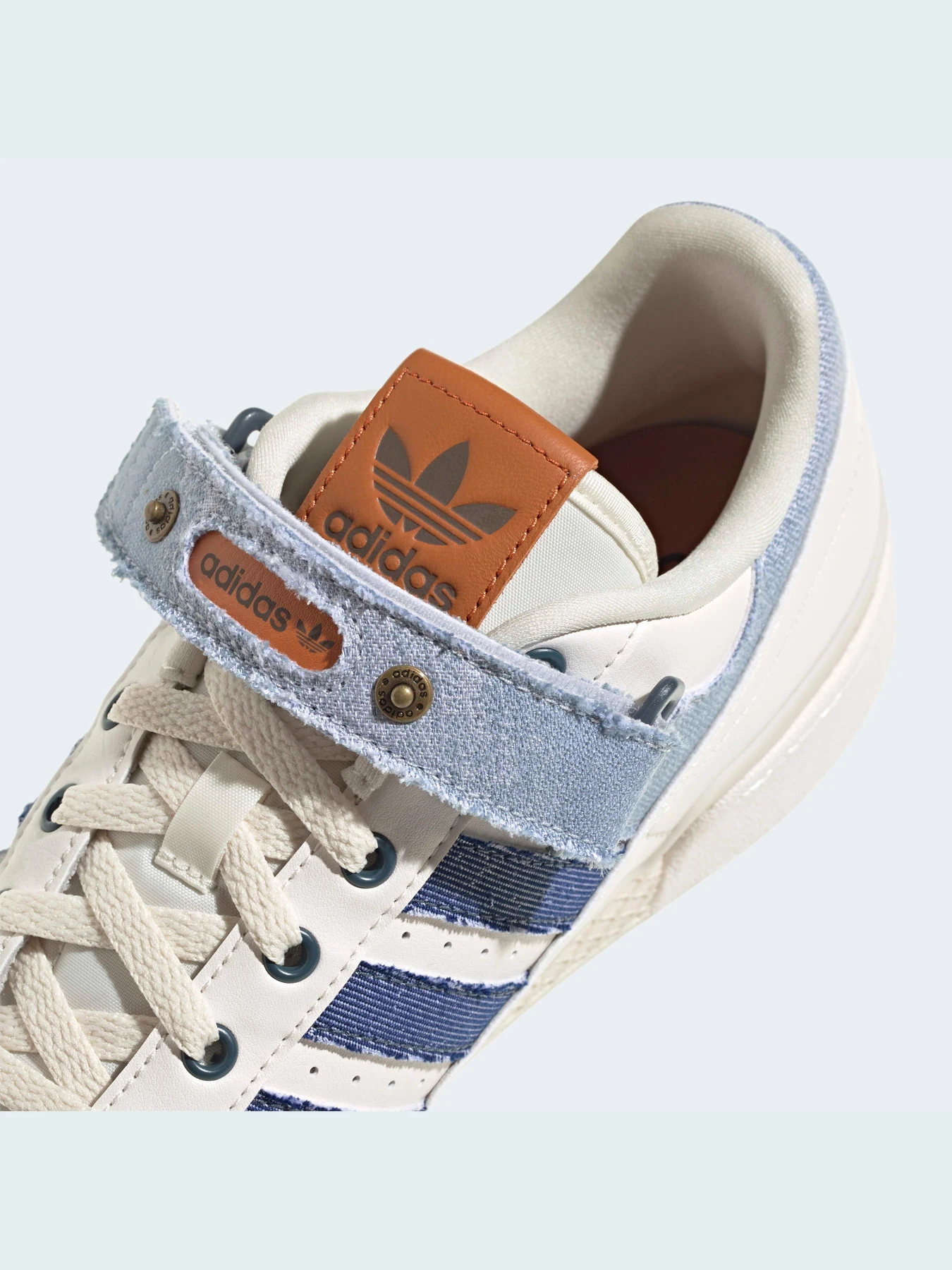 Кроссовки Adidas Forum модель HQ6334 Кроссовки Adidas Forum модель HQ6334 Фото