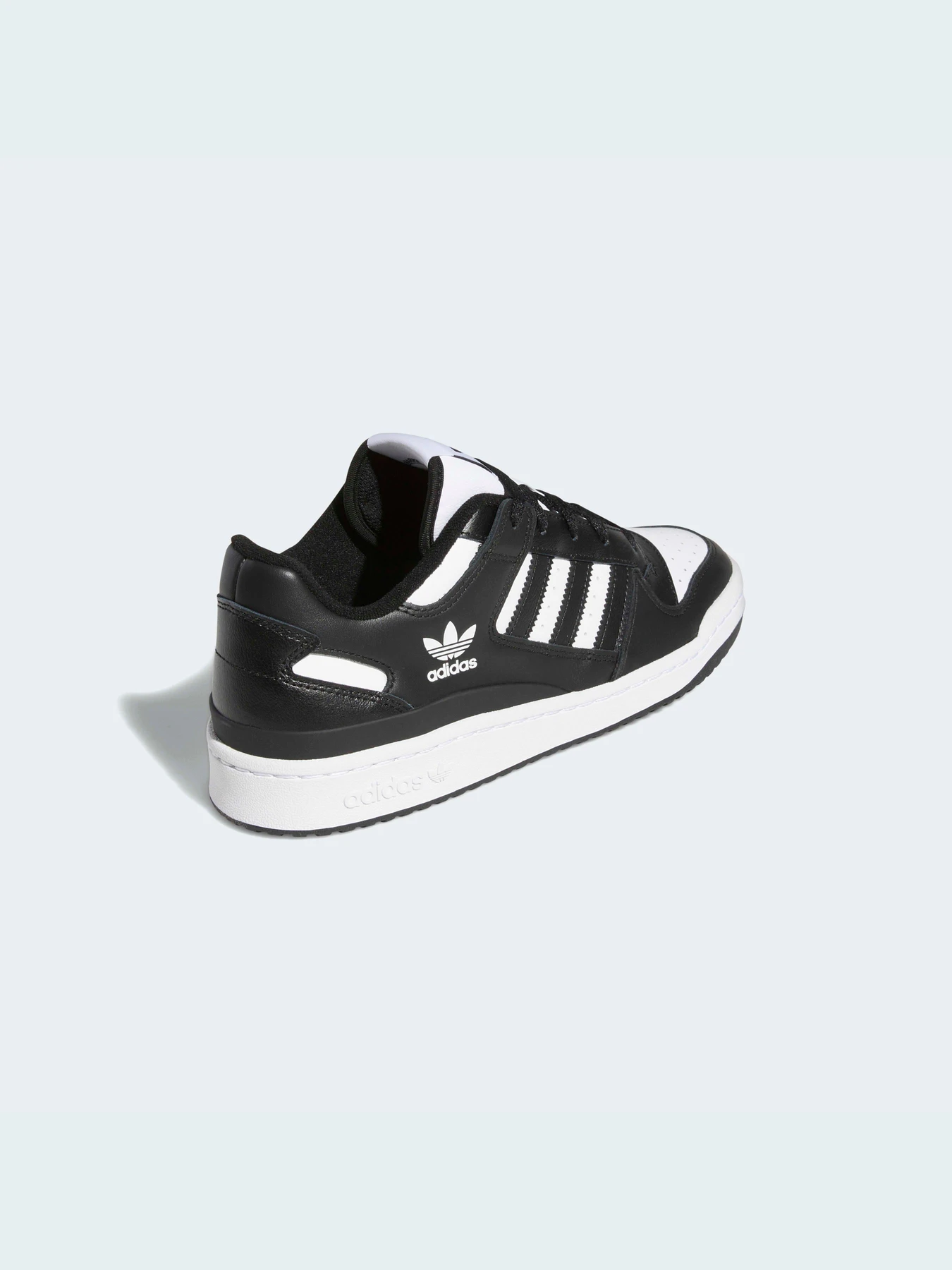 Кроссовки Adidas Forum модель HQ1494 Кроссовки Adidas Forum модель HQ1494 Фото