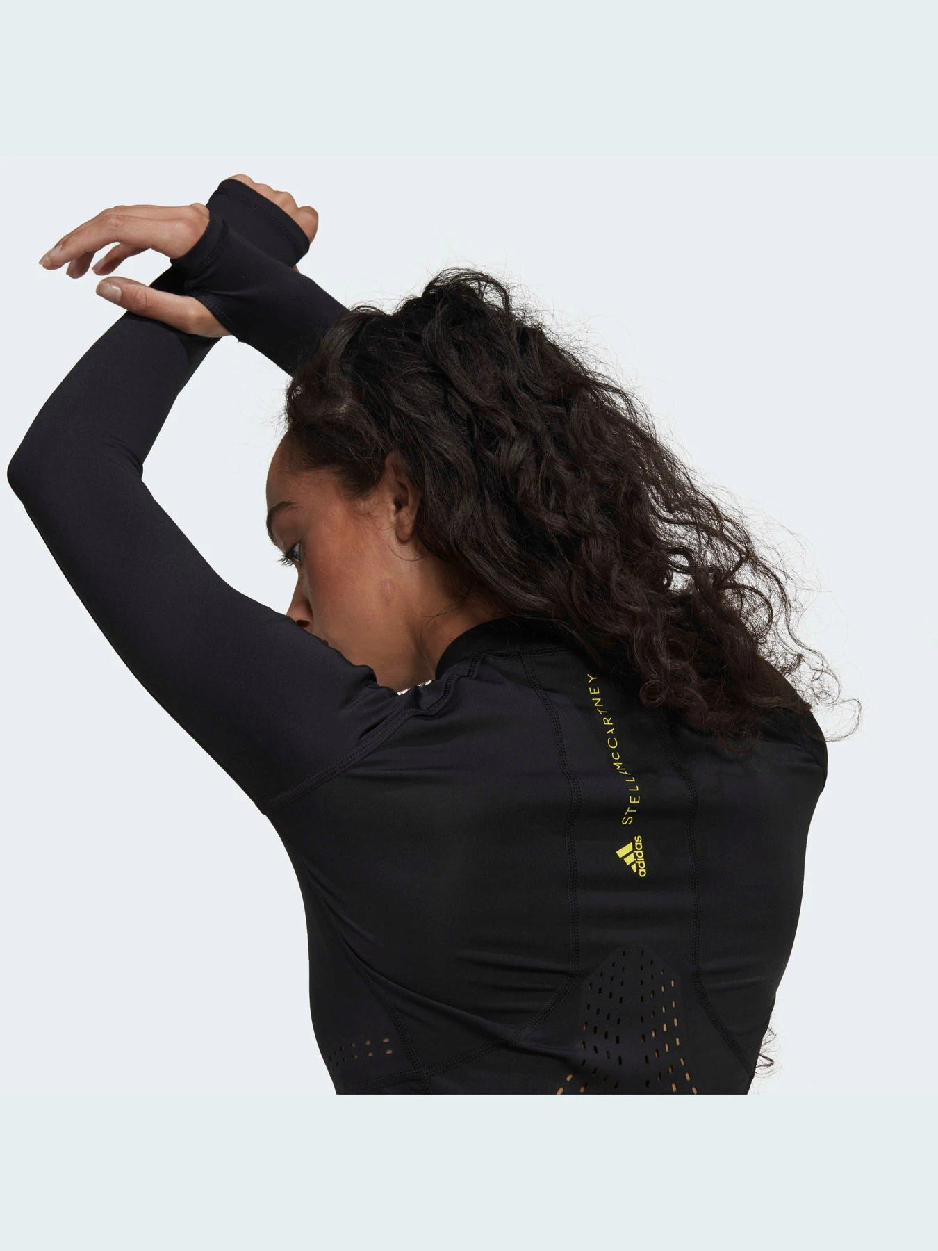Худи и свитшоты Adidas модель HI6033 Худи и свитшоты Adidas модель HI6033 Фото