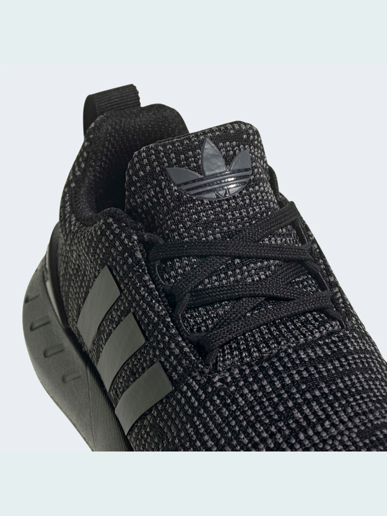 Кроссовки Adidas Swift модель GY3008 Фото