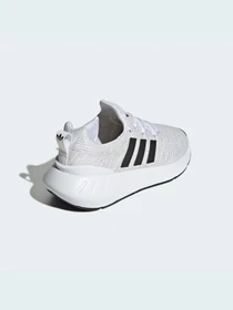 Кросівки Adidas Swift модель GW8179 Фото