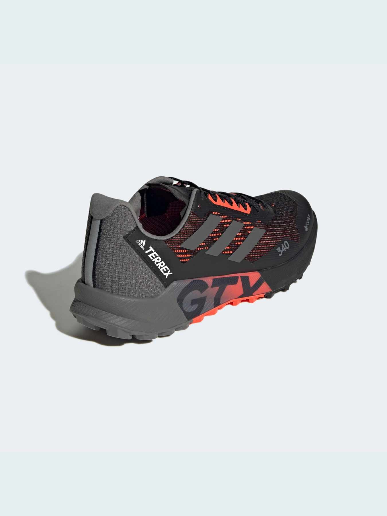 Кроссовки Adidas модель H03183 Кроссовки Adidas модель H03183 Фото