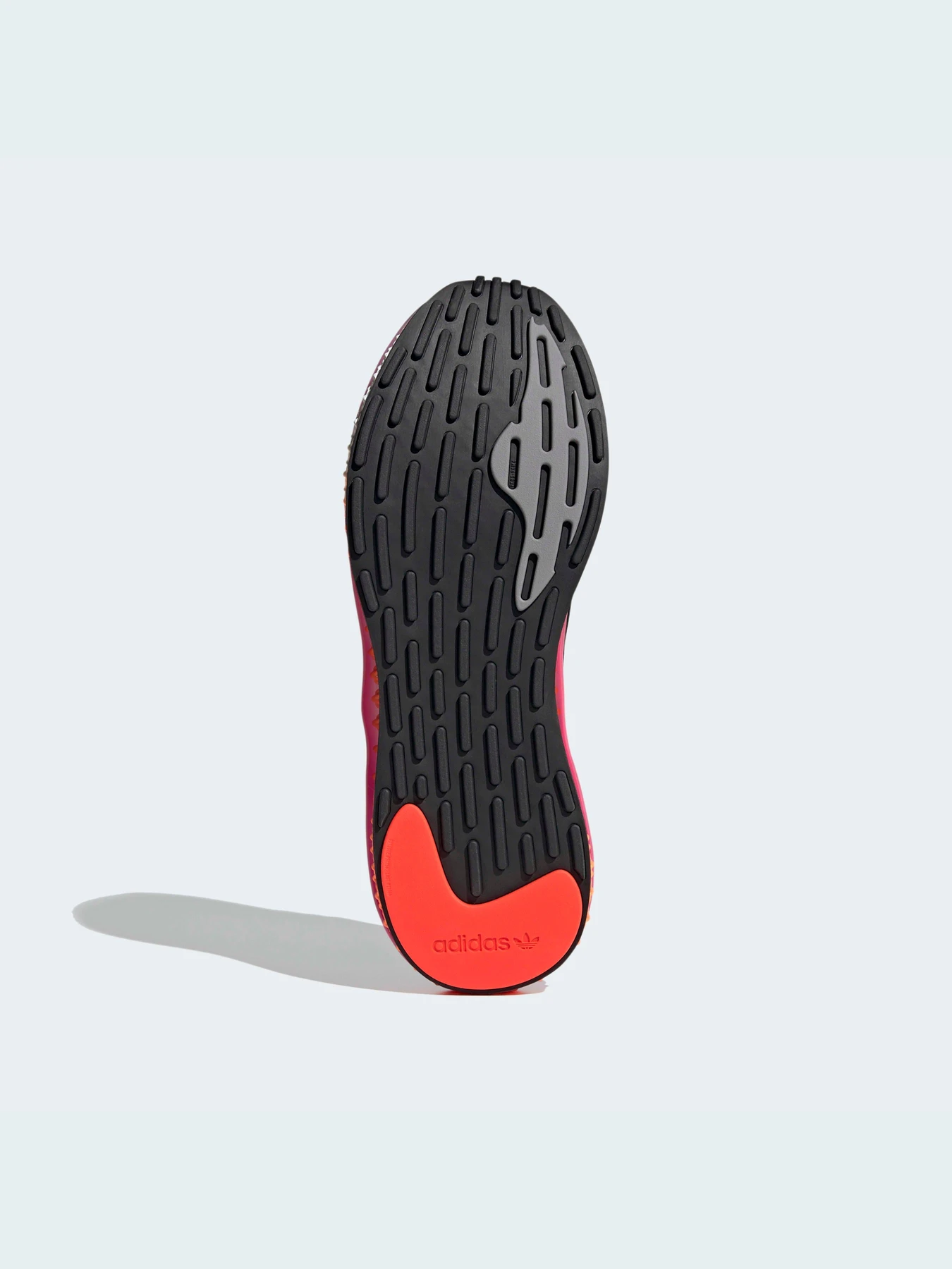 Кроссовки Adidas модель FX6131 Кроссовки Adidas модель FX6131 Фото
