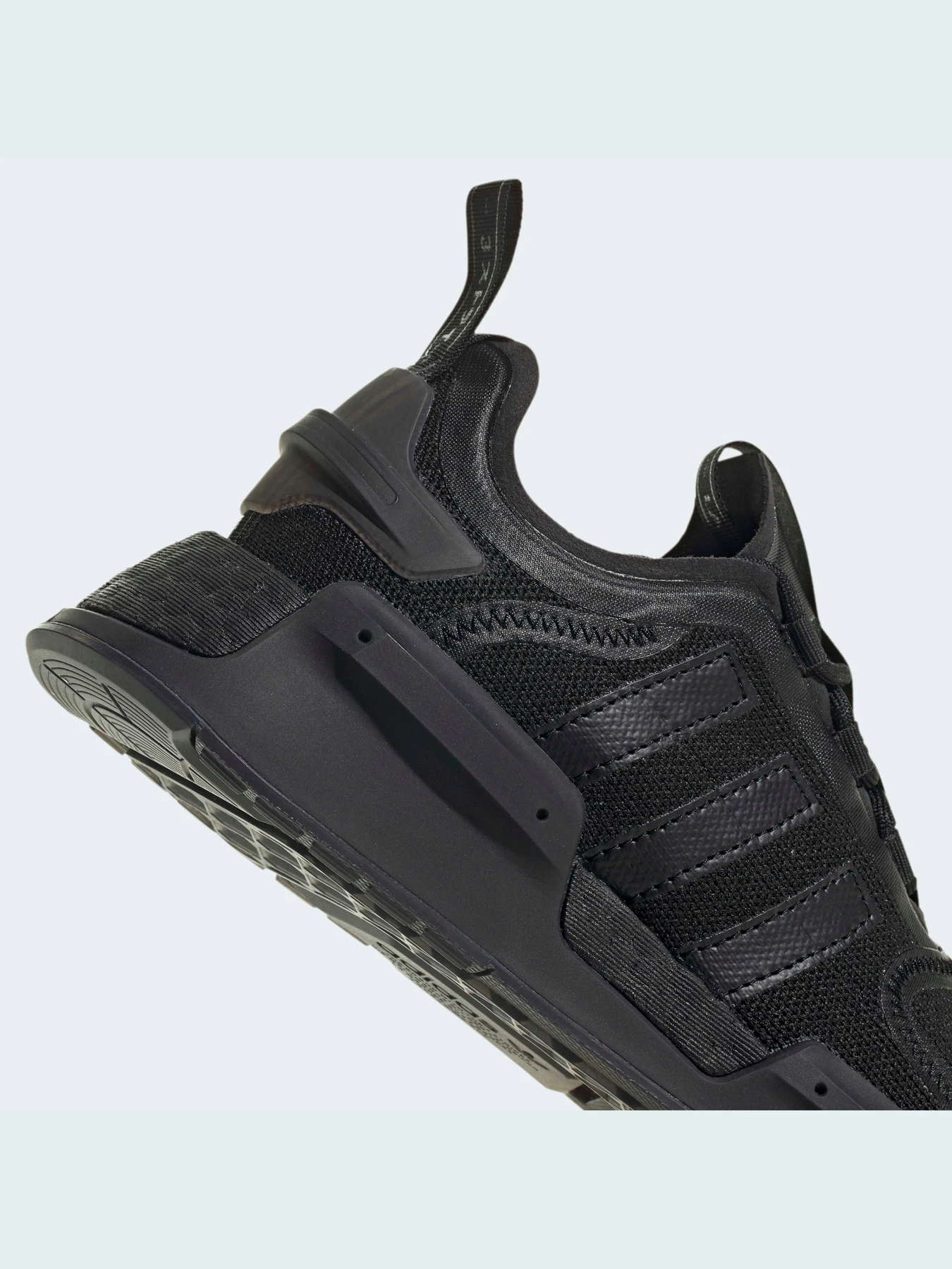 Кроссовки Adidas NMD модель GX5683 Кроссовки Adidas NMD модель GX5683 Фото
