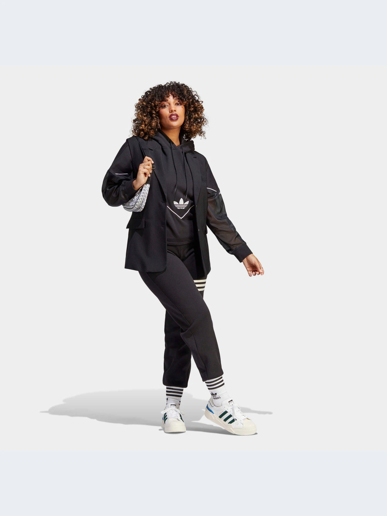 Худі та світшоти Adidas Adicolor модель IC5380 Худі та світшоти Adidas Adicolor модель IC5380 Фото