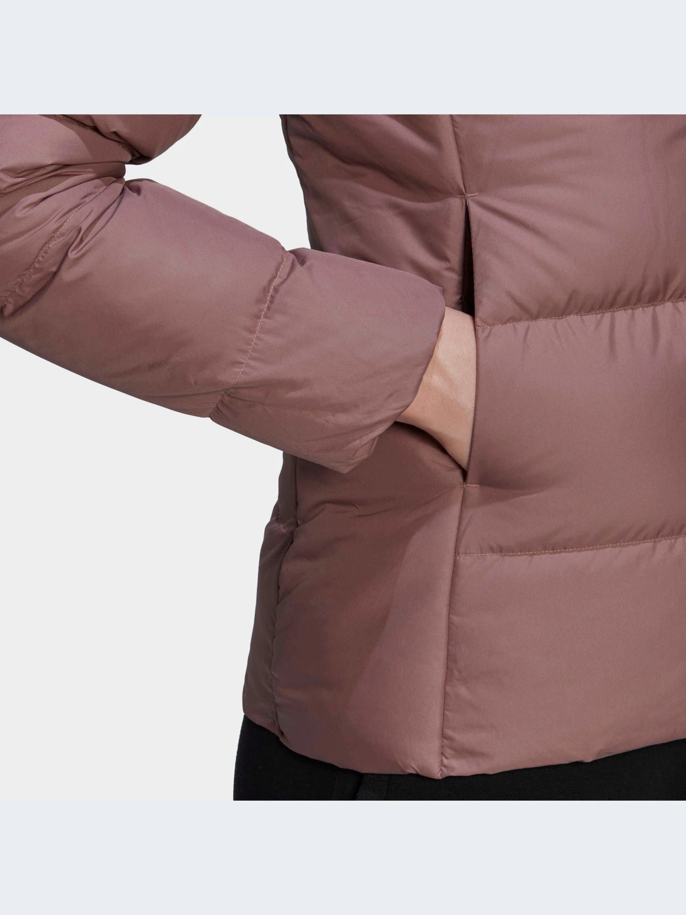 Куртки и дубленки Adidas модель HK4666 Куртки и дубленки Adidas модель HK4666 Фото