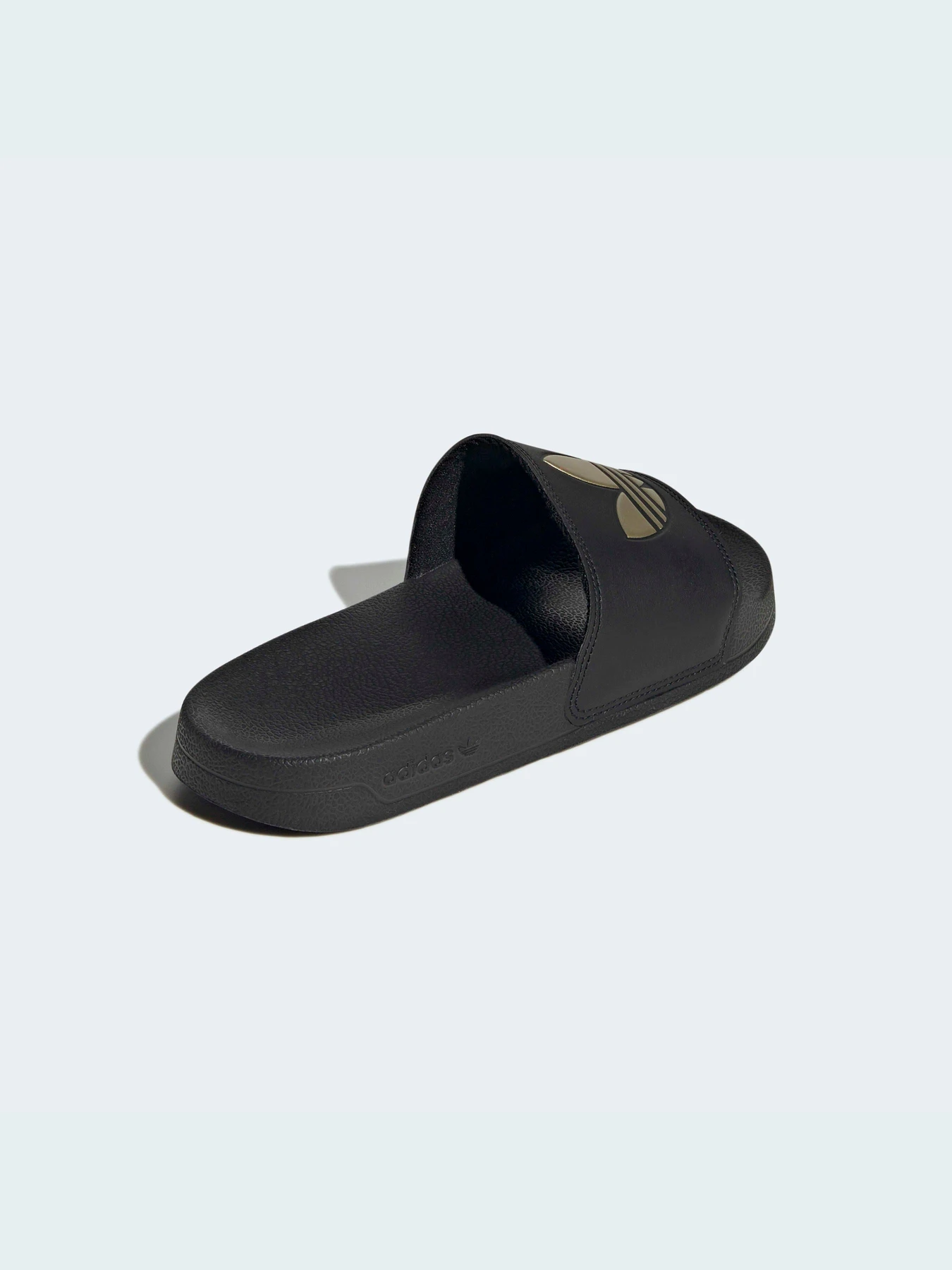Шлёпанцы Adidas Adilette модель GZ6196 Шлёпанцы Adidas Adilette модель GZ6196 Фото