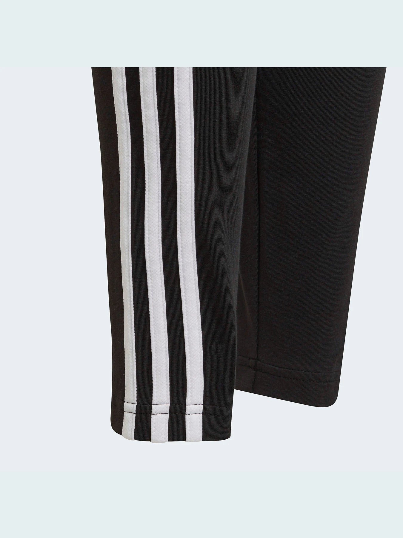 Брюки Adidas модель GN4046 Брюки Adidas модель GN4046 Фото
