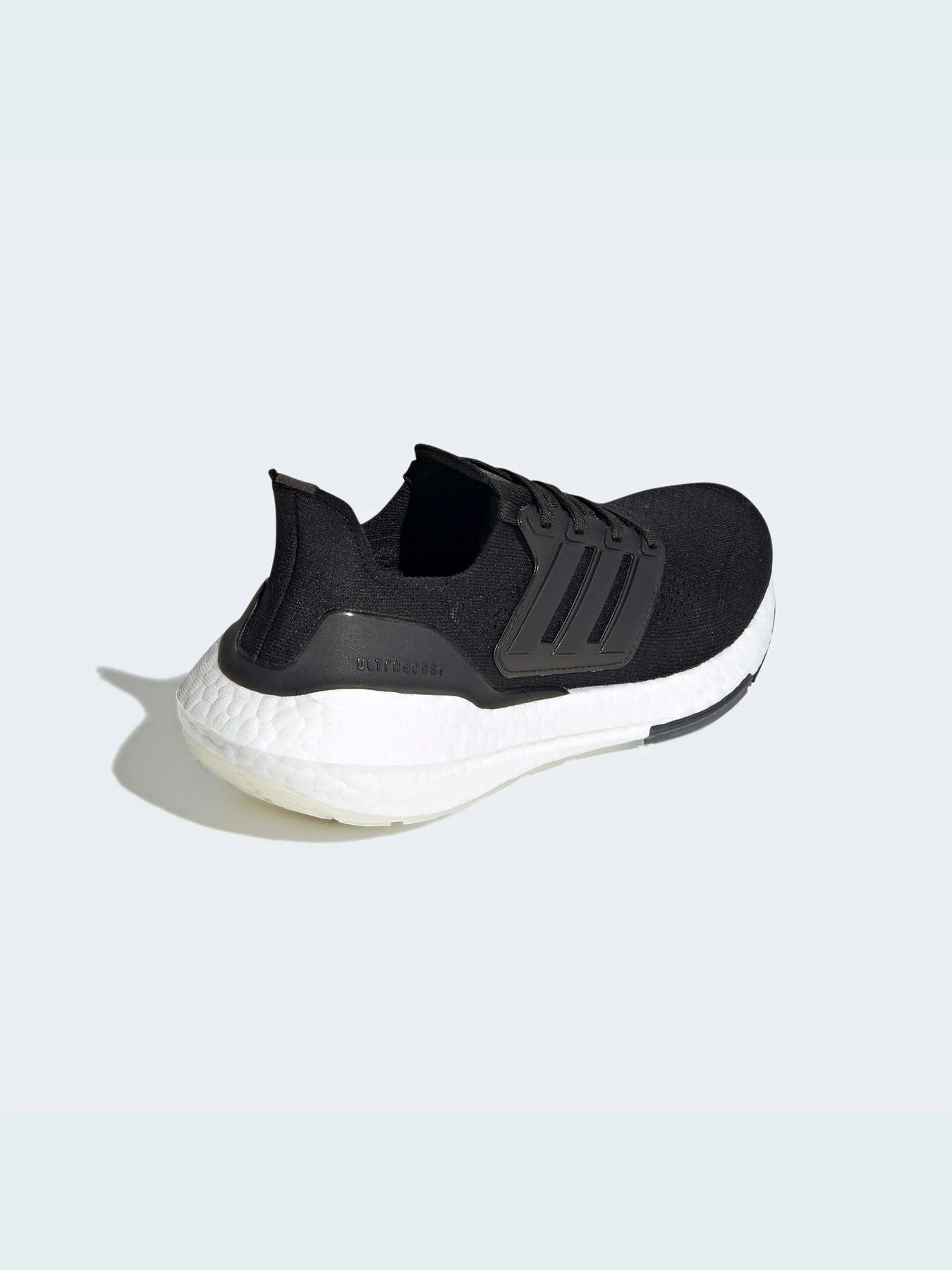 Кроссовки Adidas Ultraboost модель FY0402 Фото