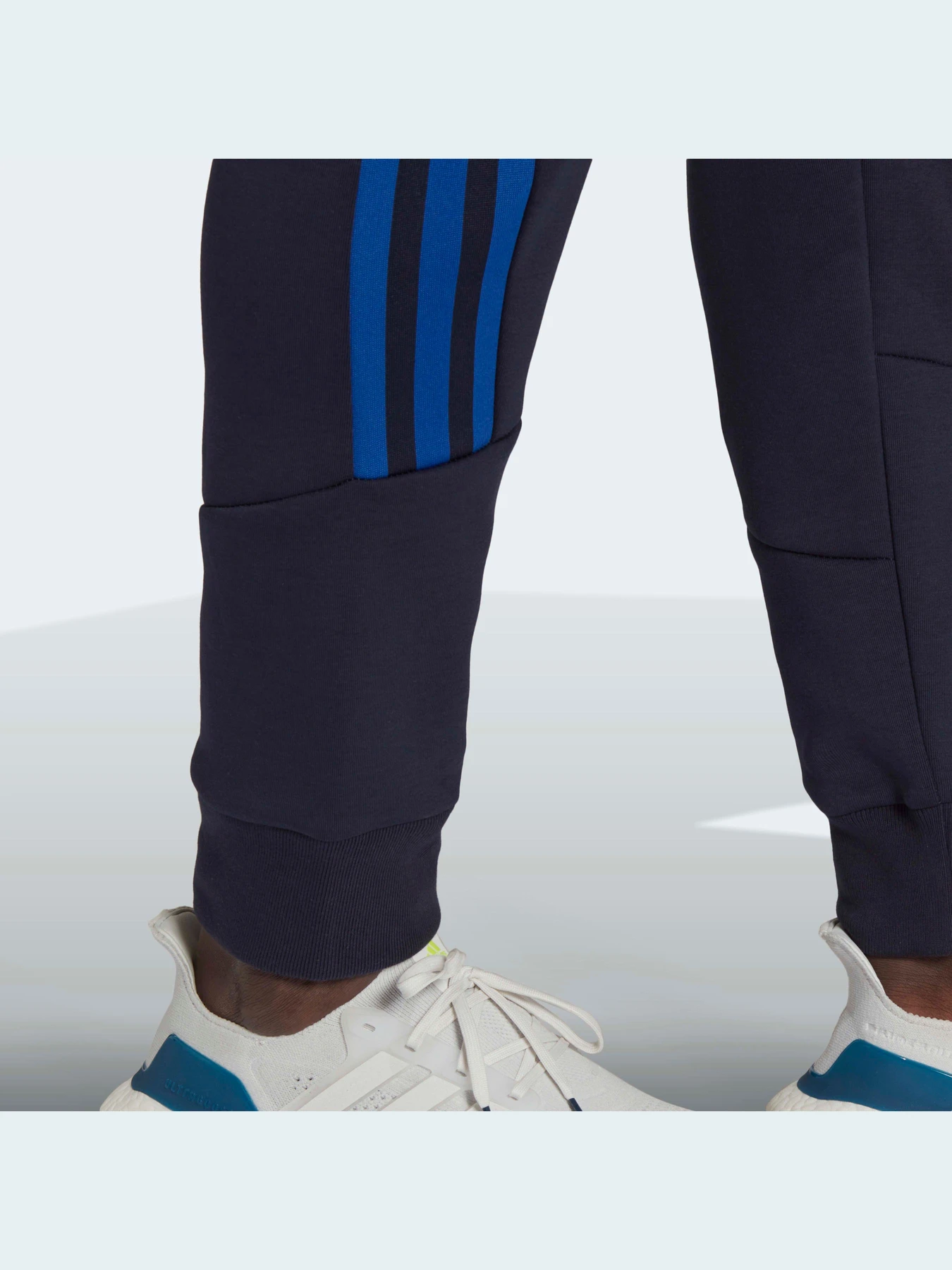 Брюки Adidas 3 Stripes модель HC5263 Брюки Adidas 3 Stripes модель HC5263 Фото