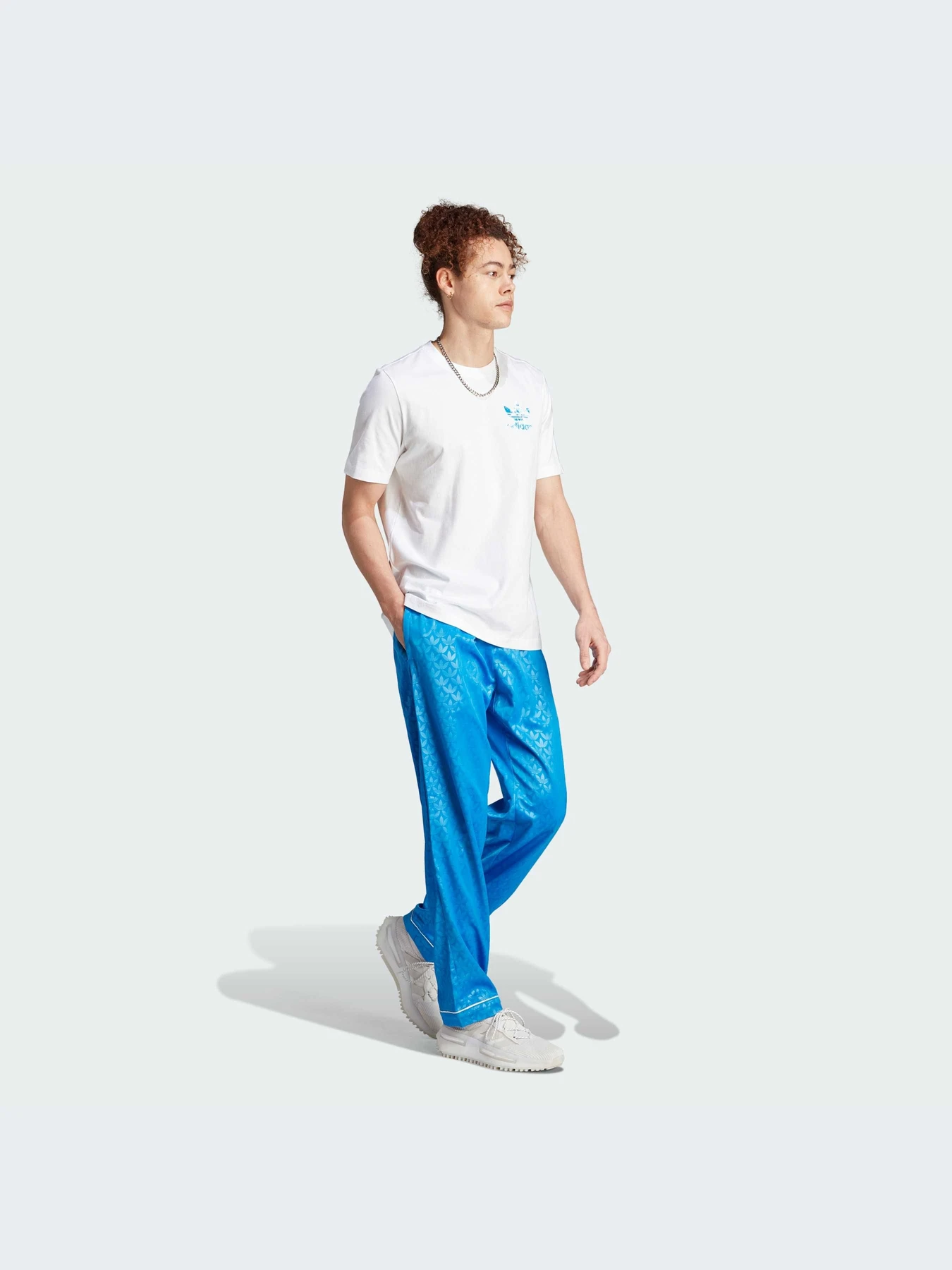 Футболки і поло Adidas Graphics модель II8169 Футболки і поло Adidas Graphics модель II8169 Фото