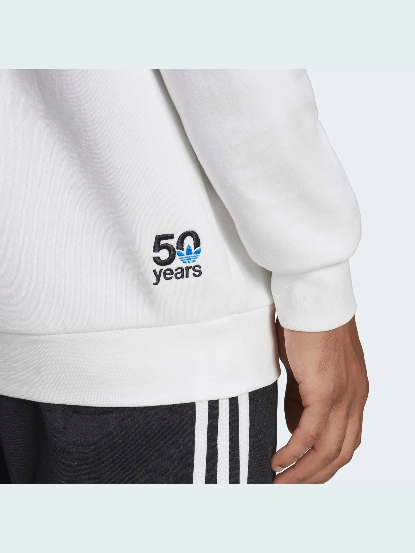 Худи и свитшоты Adidas Graphics модель HC7164 Худи и свитшоты Adidas Graphics модель HC7164 Фото