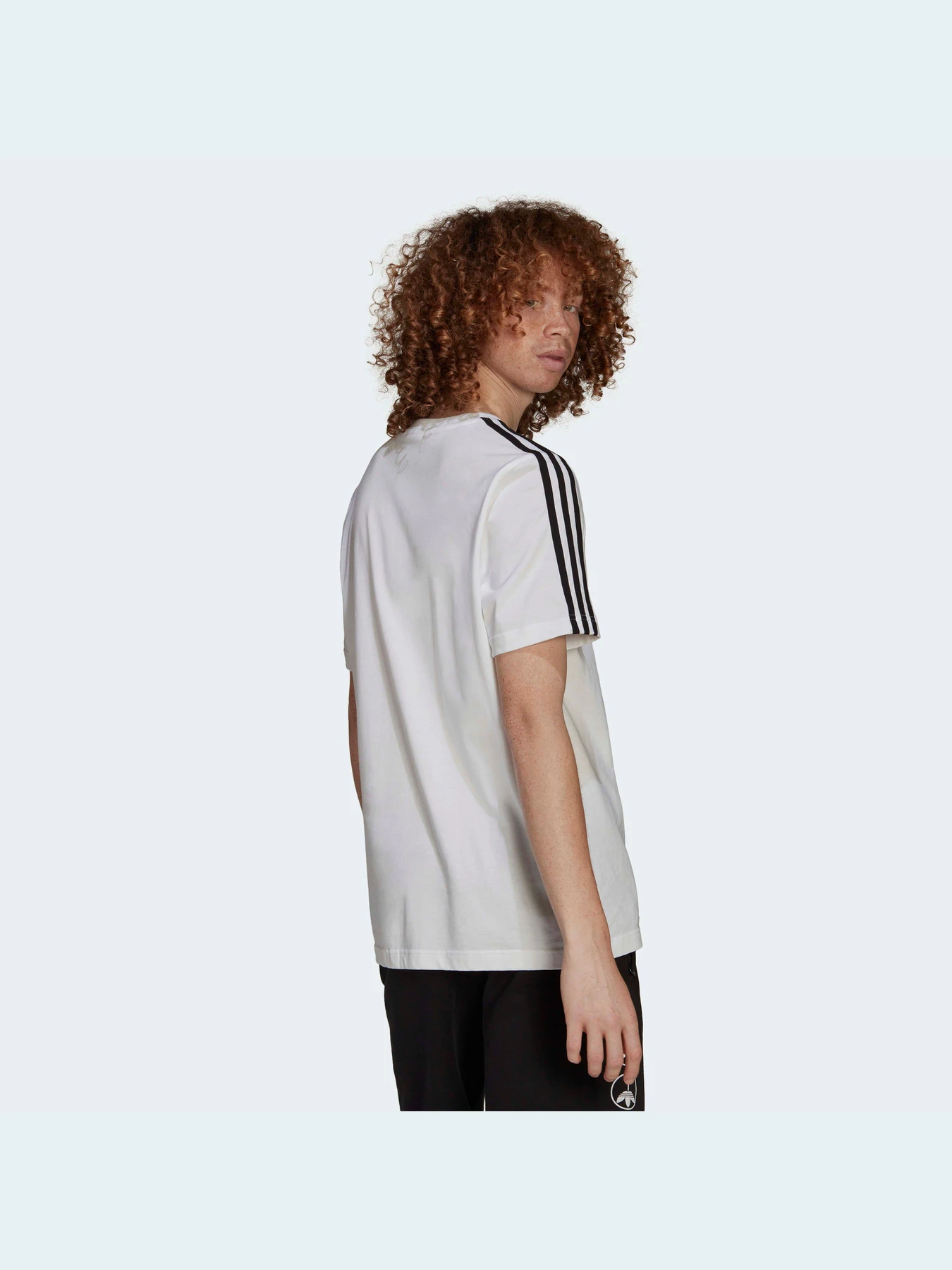 Футболки і поло Adidas Graphics модель HF4907 Футболки і поло Adidas Graphics модель HF4907 Фото
