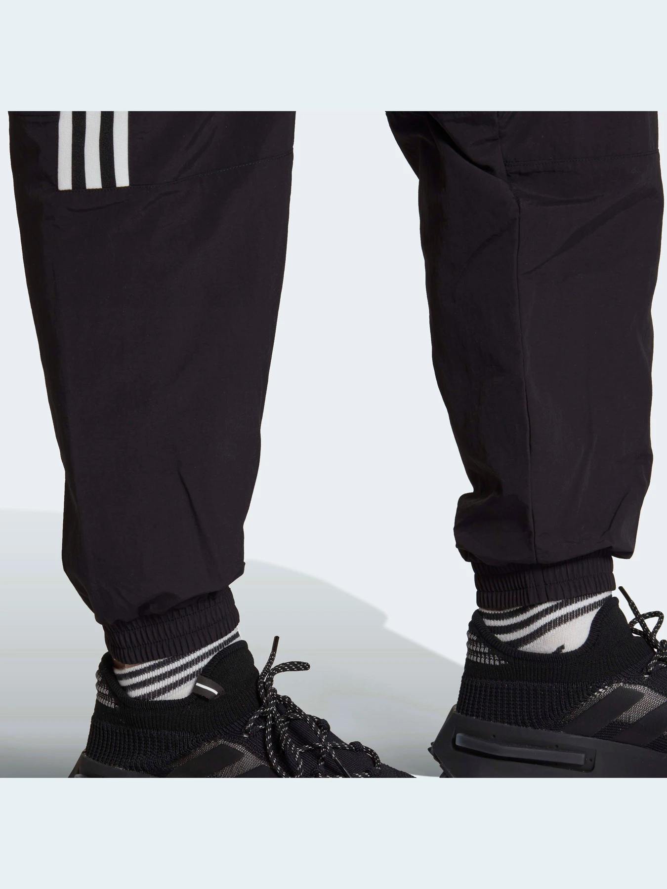 Штани Adidas Adicolor модель IA6355 Штани Adidas Adicolor модель IA6355 Фото