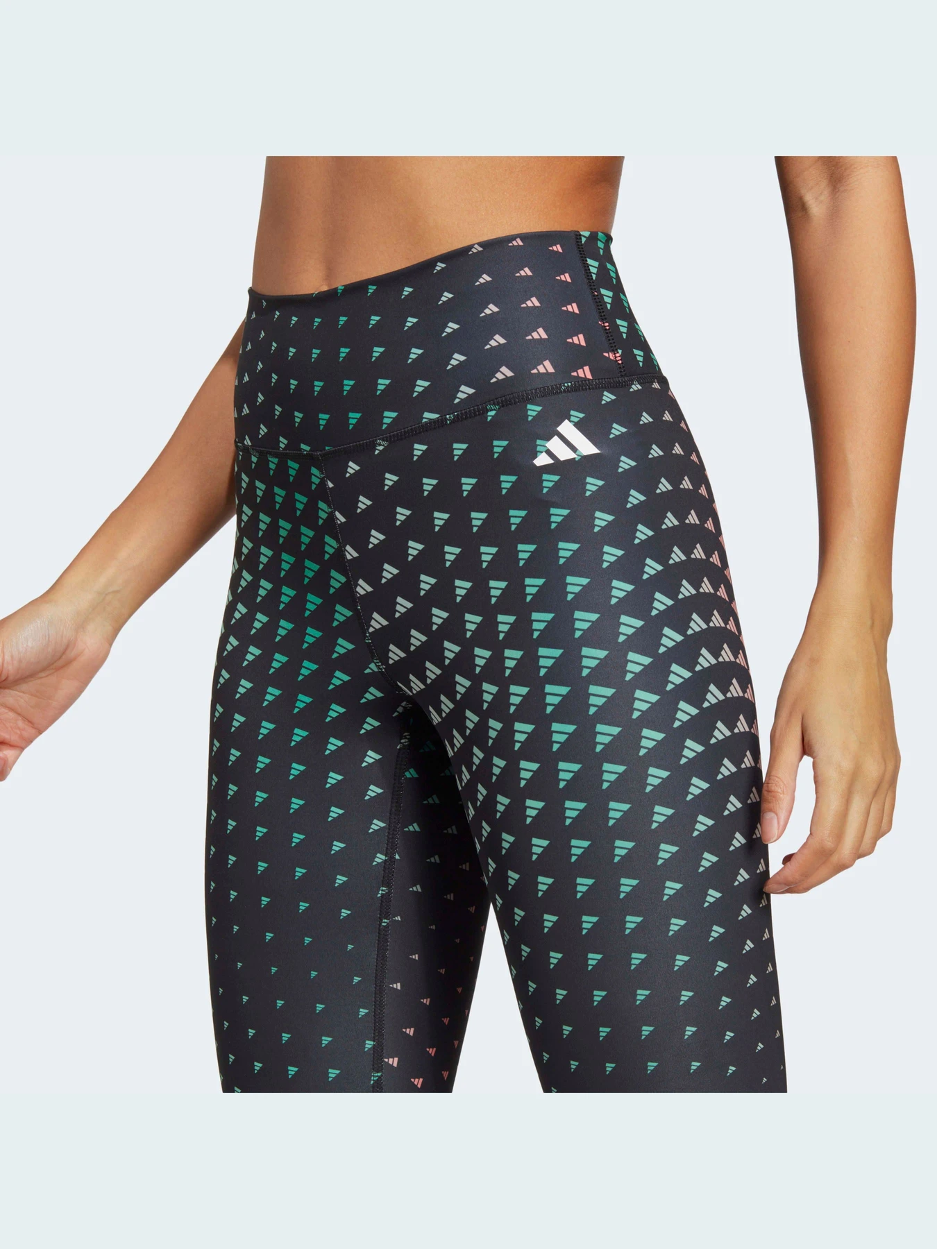 Брюки Adidas модель HT5435 Брюки Adidas модель HT5435 Фото
