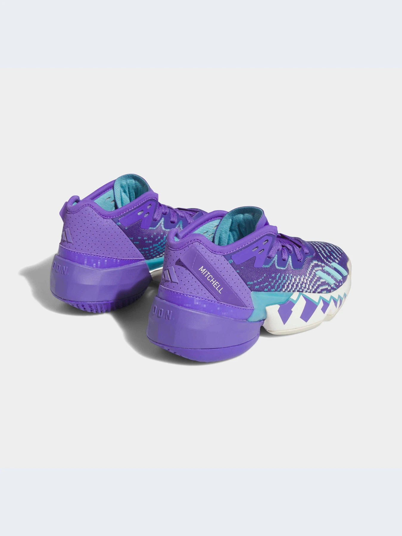 Кроссовки Adidas модель HQ3449 Кроссовки Adidas модель HQ3449 Фото