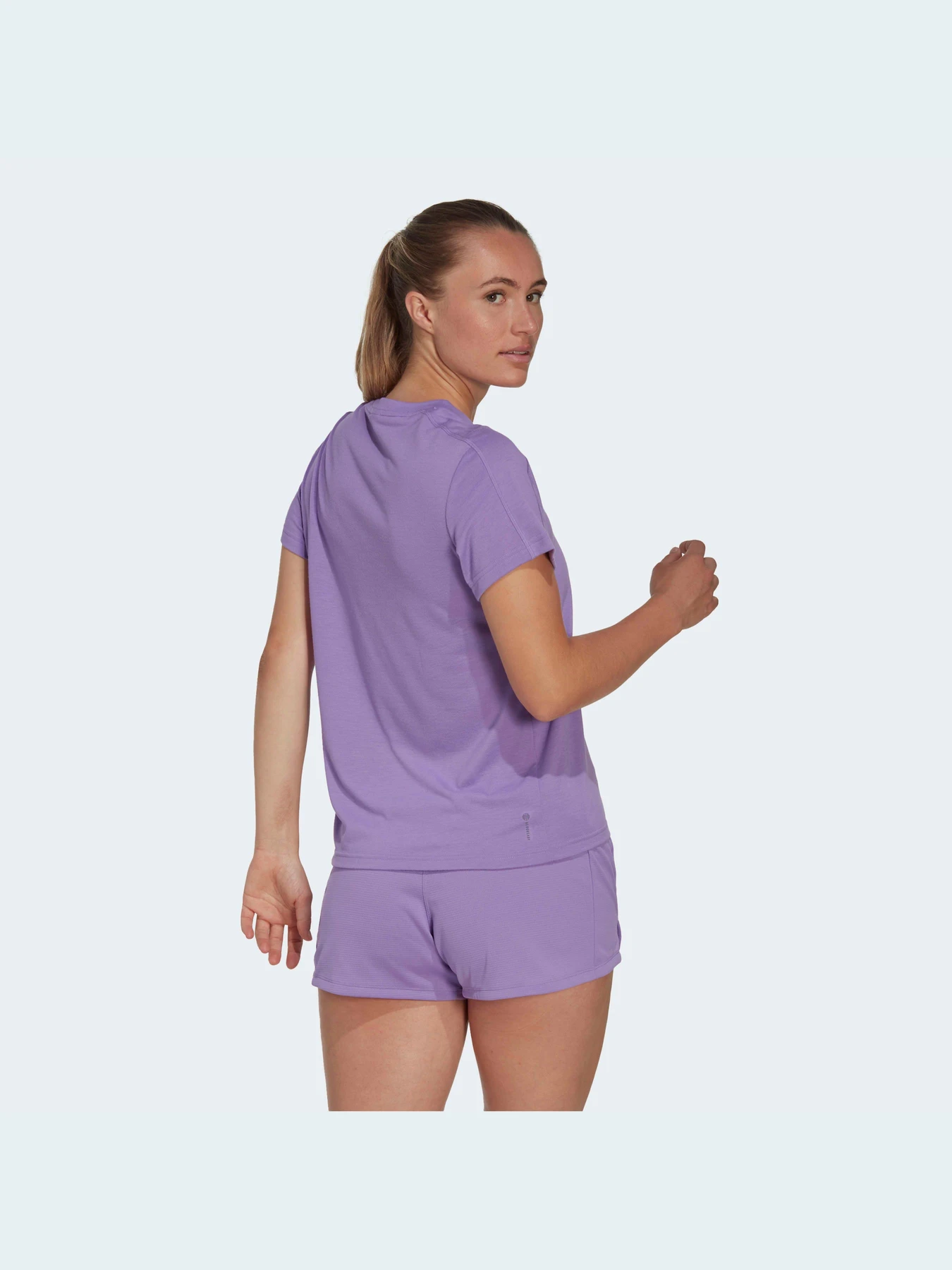 Футболки и поло Adidas модель HR7797 Футболки и поло Adidas модель HR7797 Фото