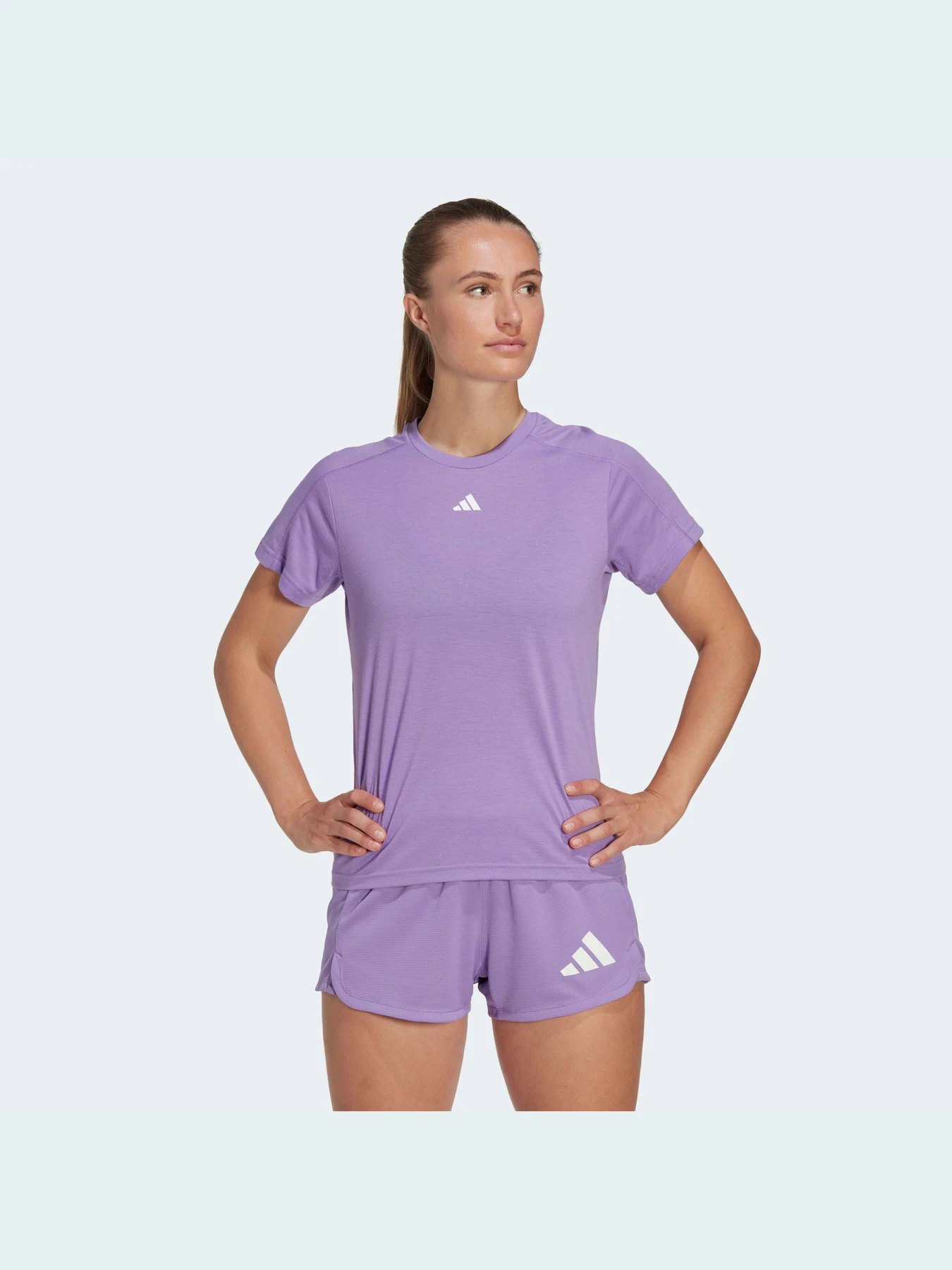 Футболки и поло Adidas модель HR7797 Футболки и поло Adidas модель HR7797 Фото