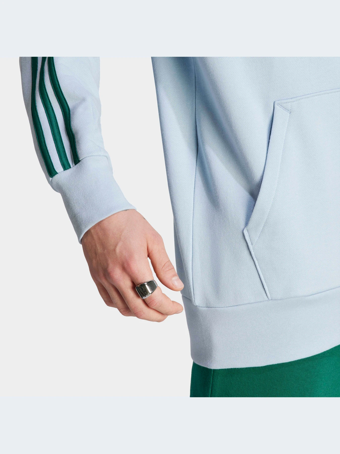Худи и свитшоты Adidas модель IJ8680 Худи и свитшоты Adidas модель IJ8680 Фото