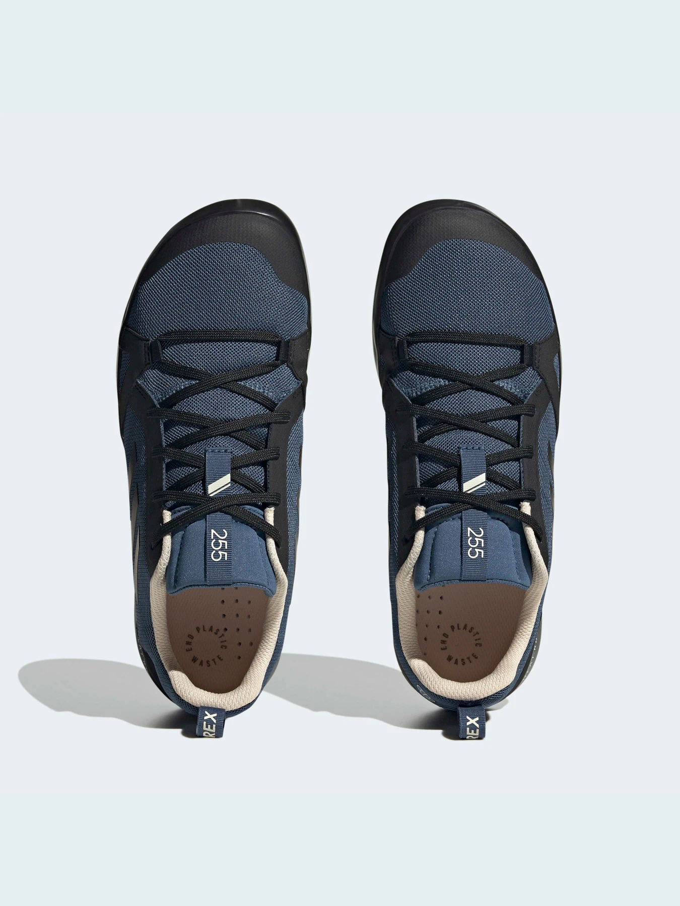 Кроссовки Adidas модель HP8642 Кроссовки Adidas модель HP8642 Фото